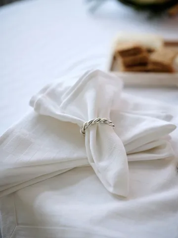 Valkoinen jacquard-puuvillainen pöytäliina 150x250 cm - Valkoinen - Lexington