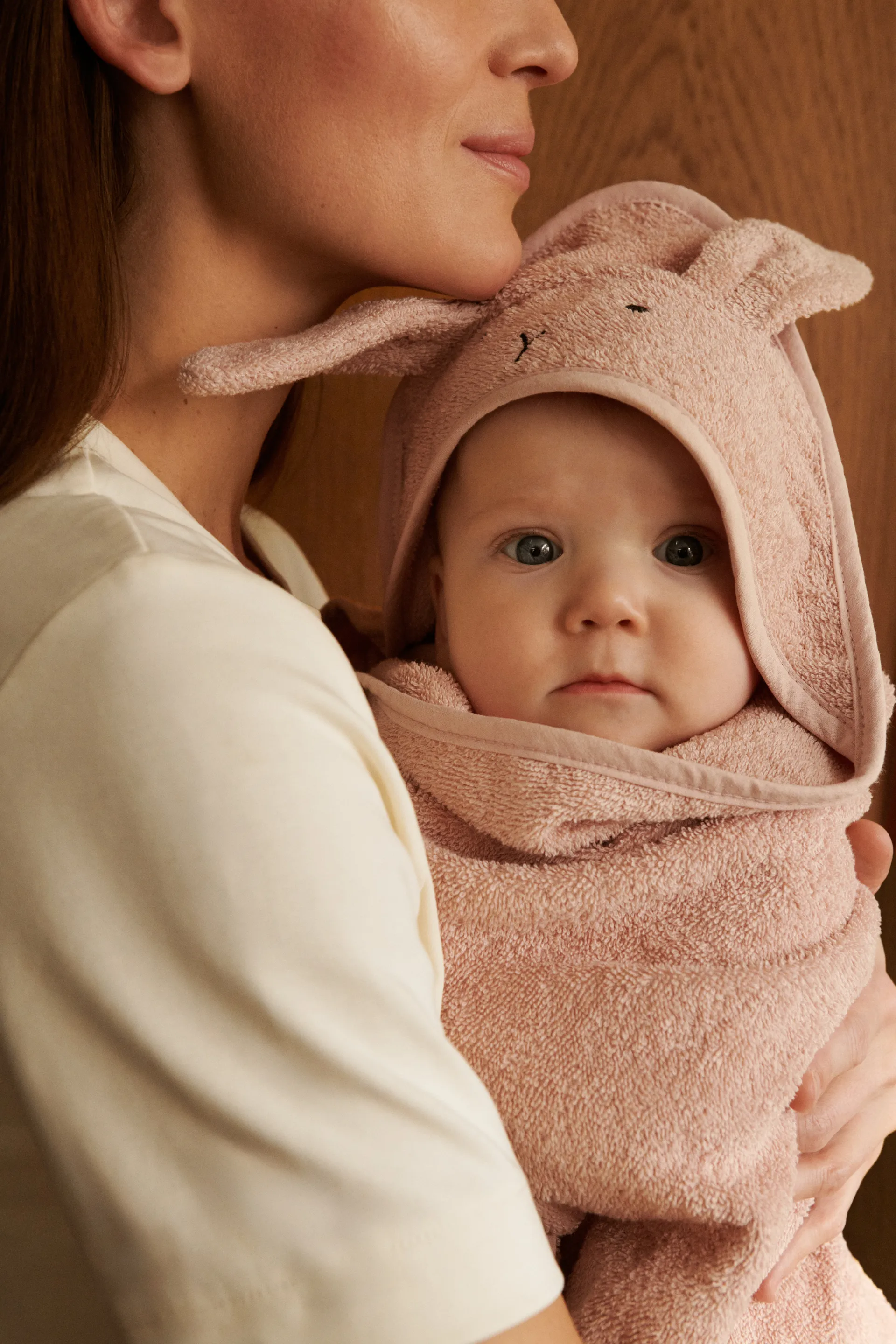 Albert kylpypyyhe hupulla 70x70 cm, Rabbit rose. Liewood