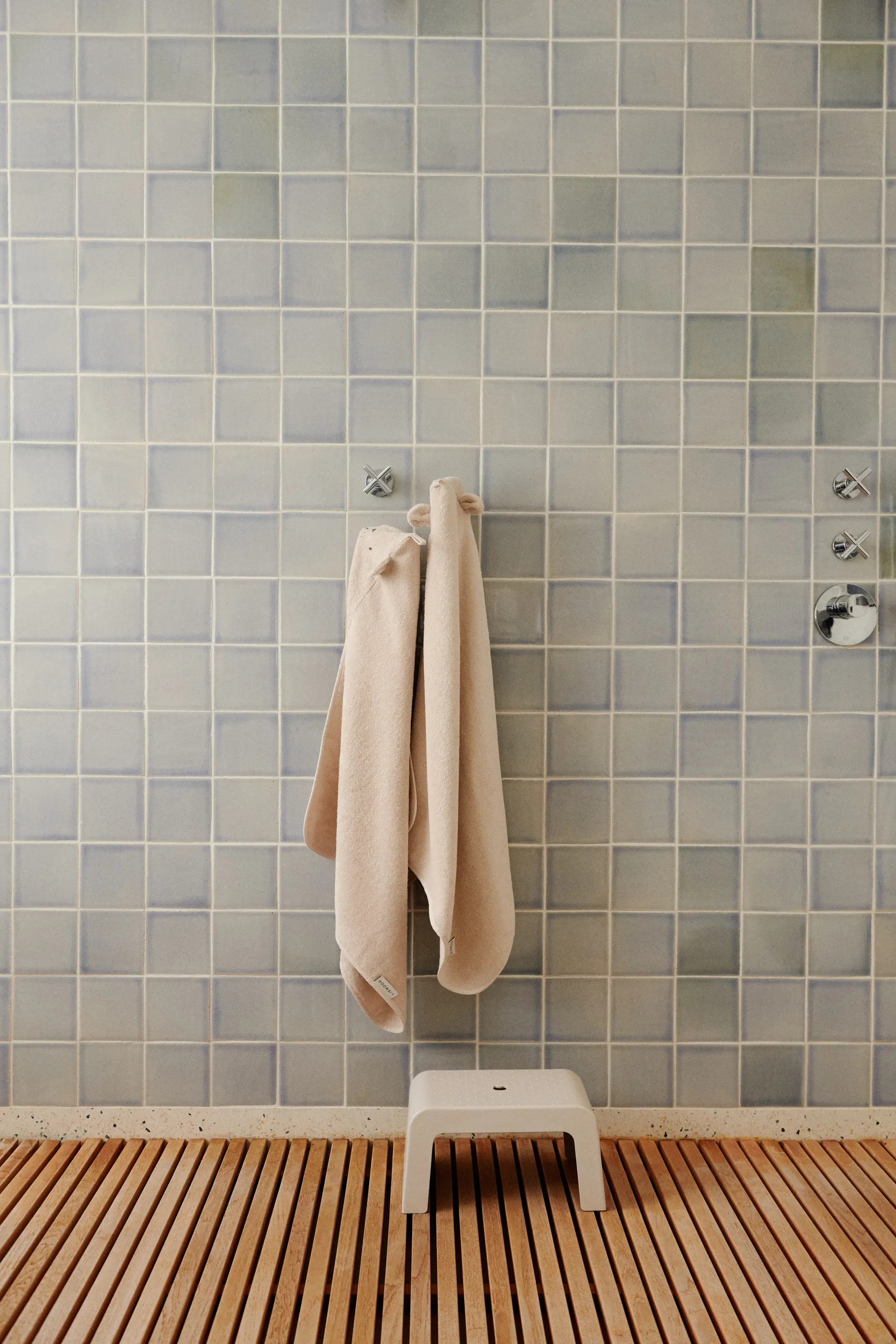 Albert kylpypyyhe hupulla 70x70 cm, Sandy Liewood