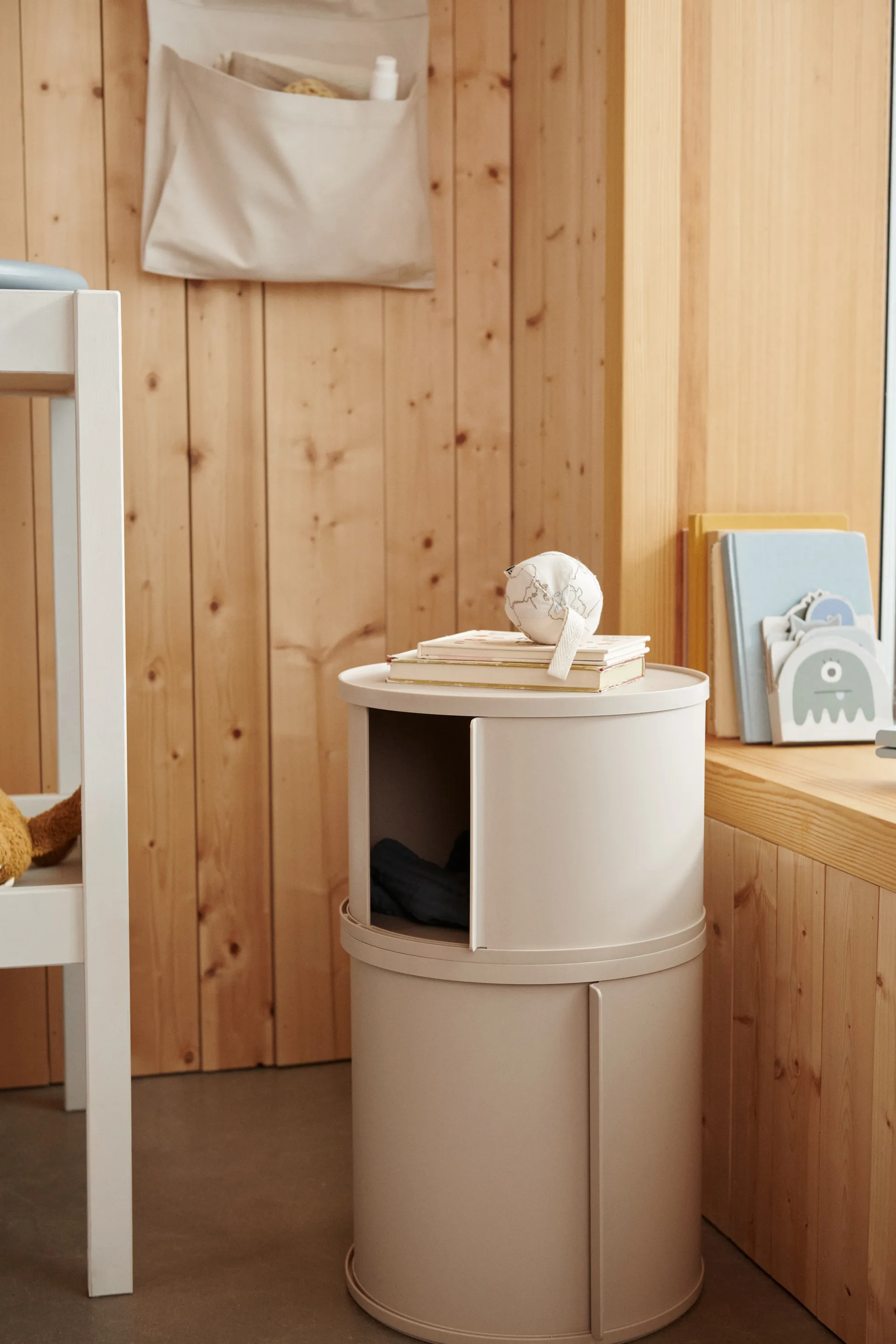 Damien sivupöytä Ø32x33 cm, Sandy Liewood