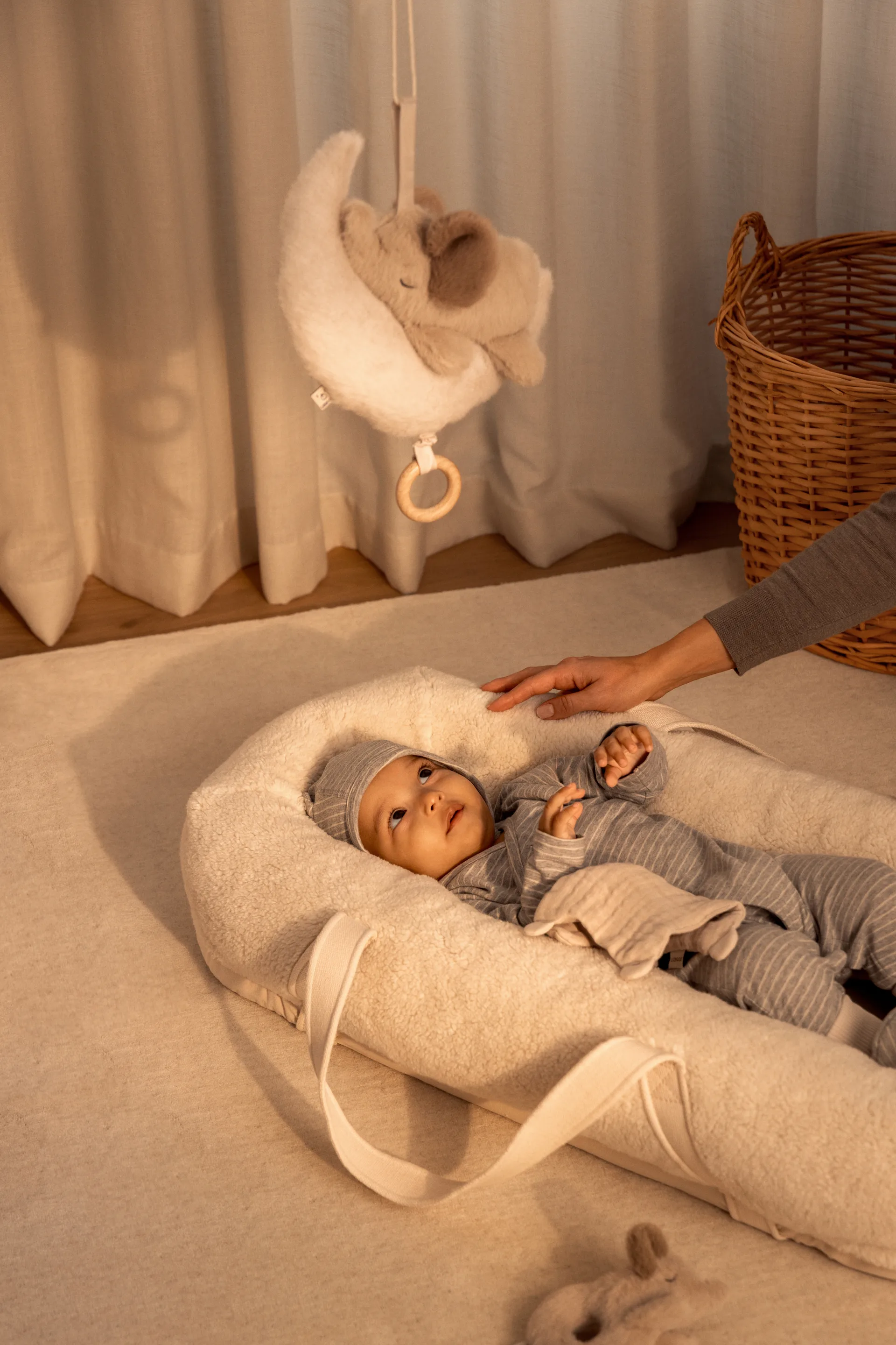 Manyd vauvan norsun musiikkimobiili, Mist-Sandy Liewood