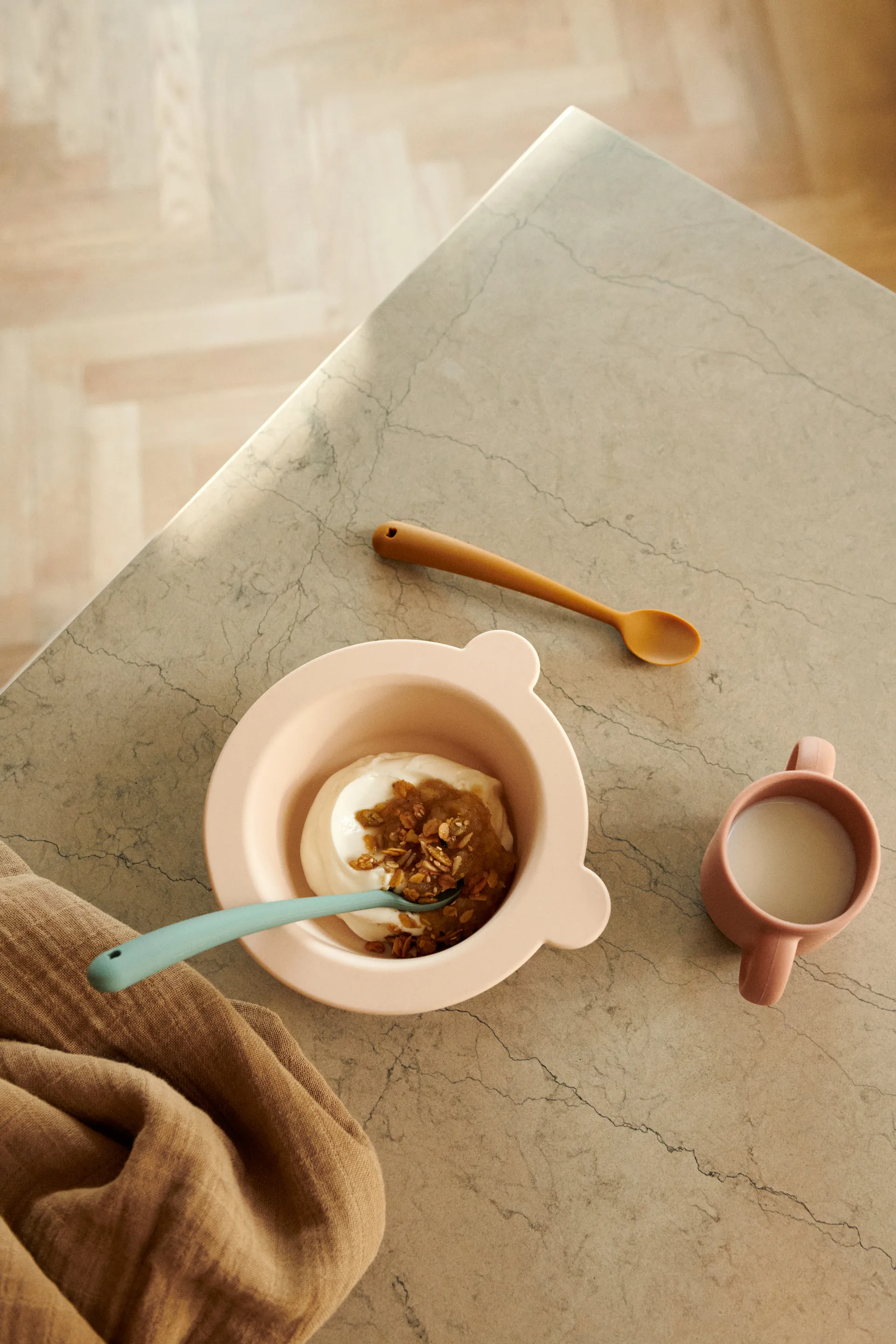 Peony kulho imukupilla Ø16 cm 2 osaa, Mustard-tuscany rose mix Liewood