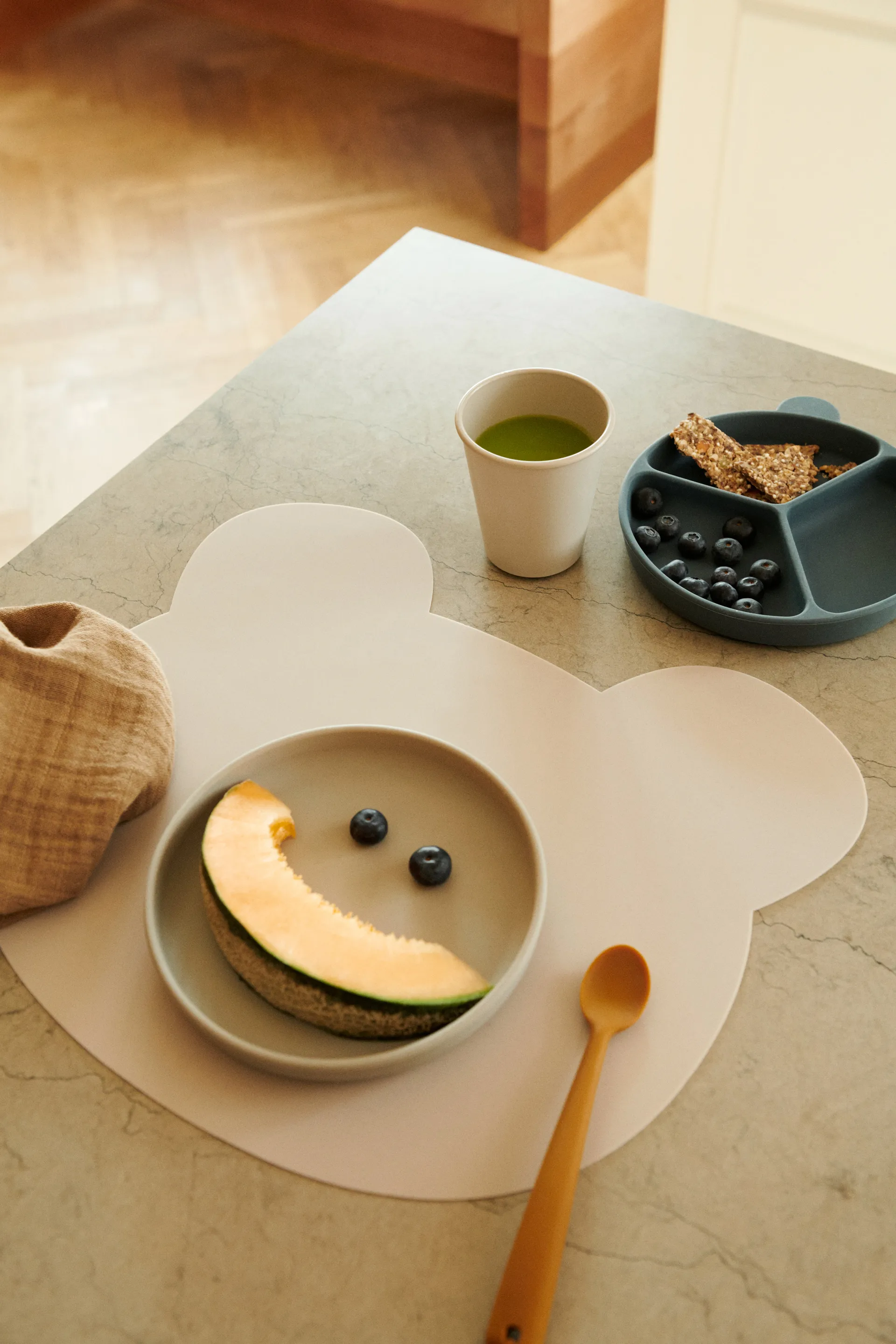 Stacy jaettu lastenlautanen 2-pack, Sea blue-Whale blue Liewood