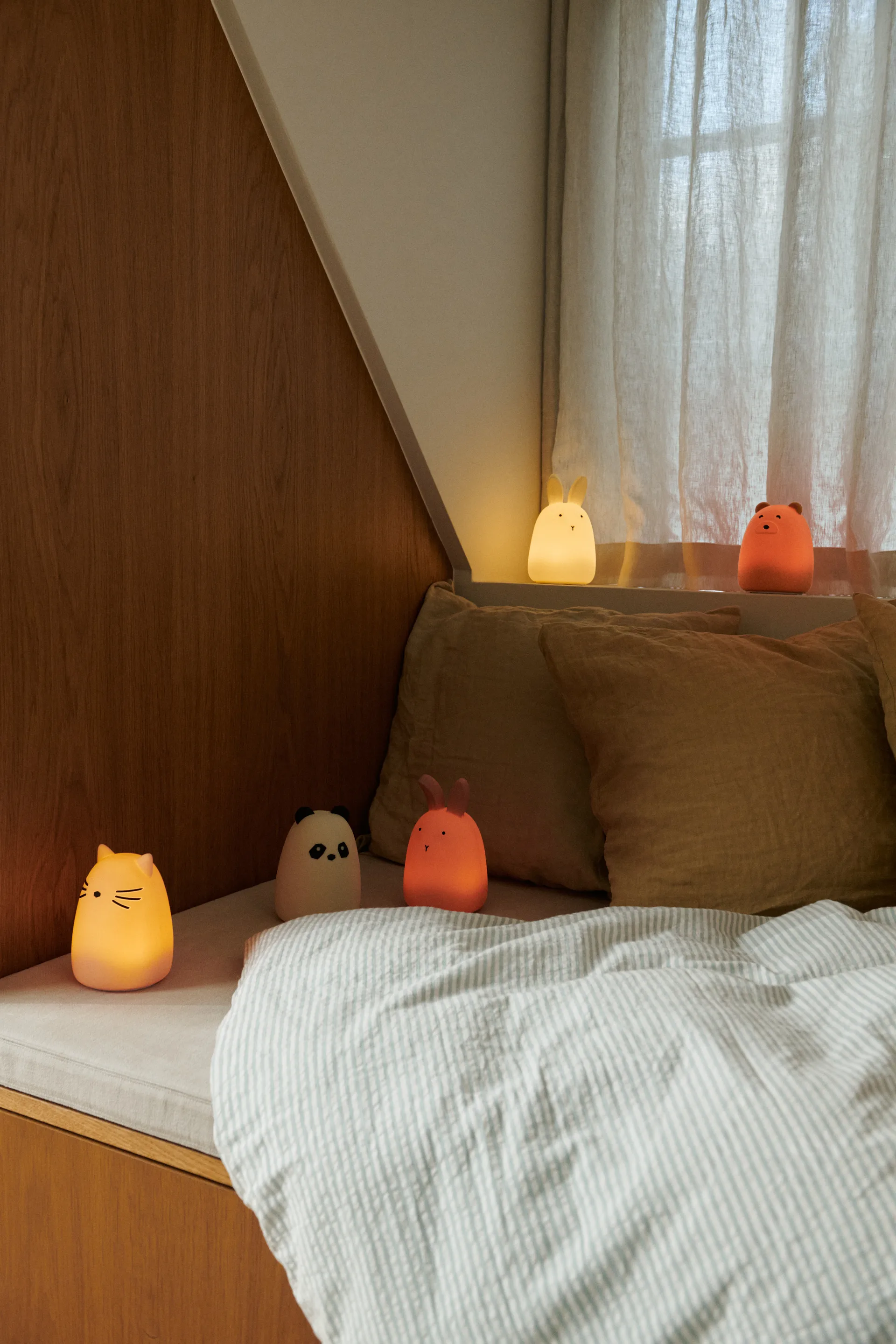 Winston kissa yölamppu, Cat rose Liewood