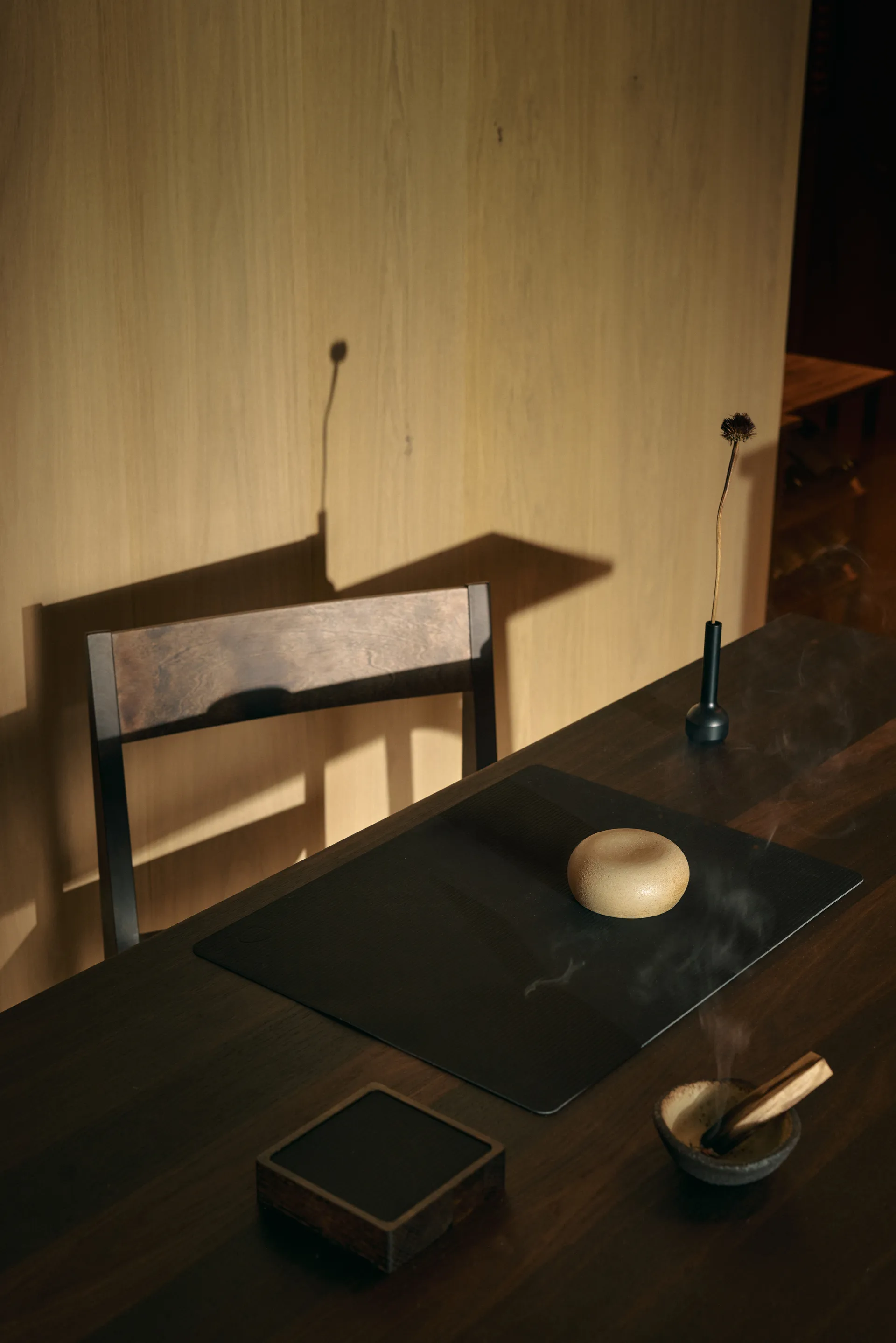 Corduroy lasinalunen square., Musta muste LIND DNA