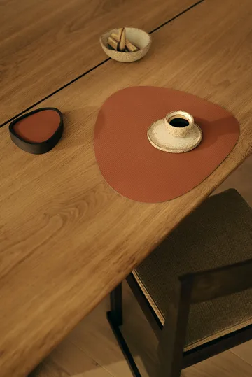 Corduroy pöytätabletti curve L - Ruoste - LIND DNA