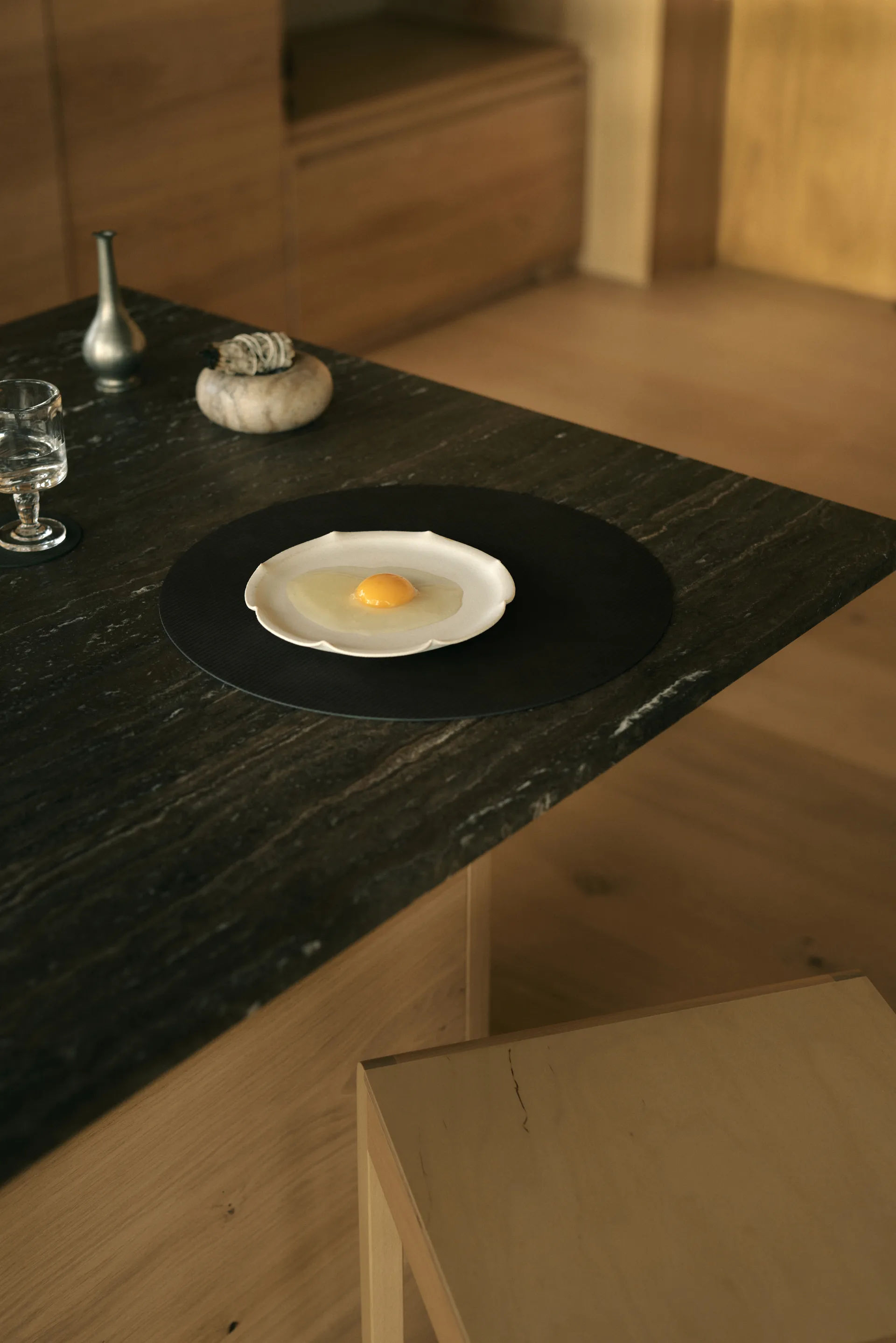 Corduroy pöytätabletti, Musta muste, ympyrä, L LIND DNA