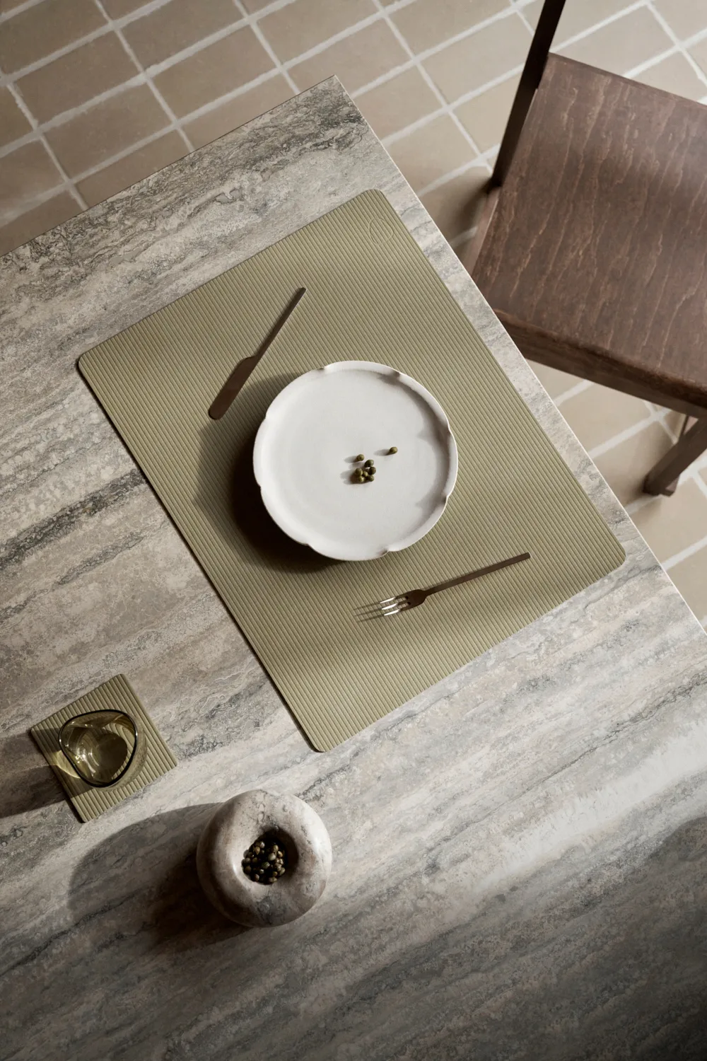 Corduroy pöytätabletti square L, Herbal Dust LIND DNA