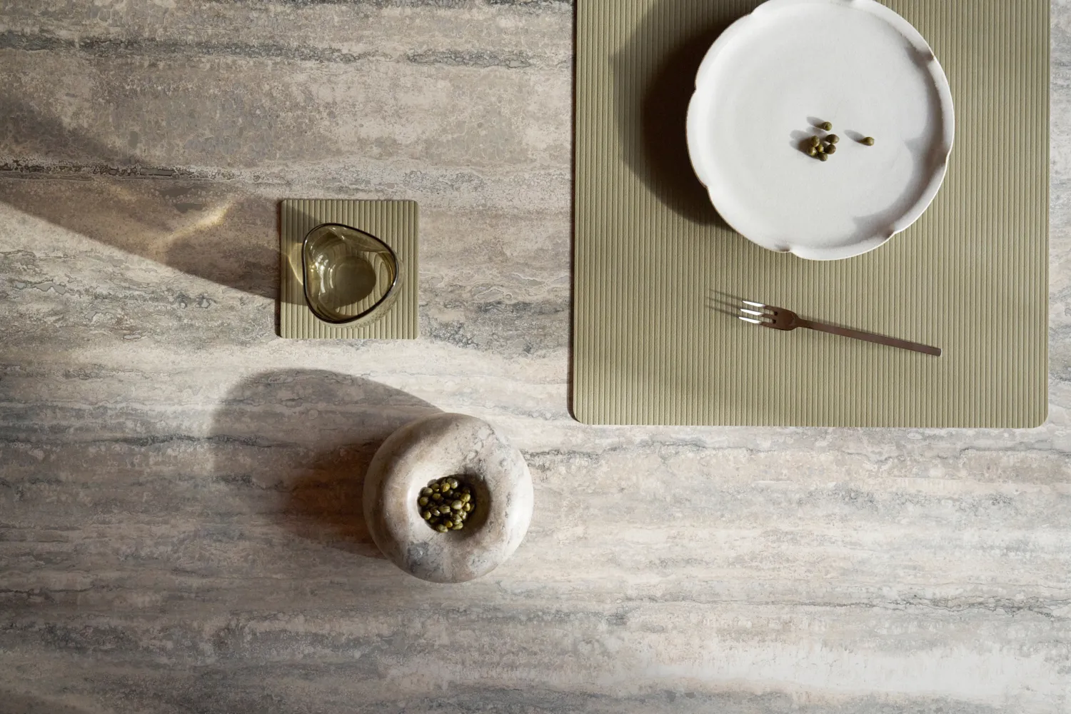 Corduroy pöytätabletti square L, Herbal Dust LIND DNA