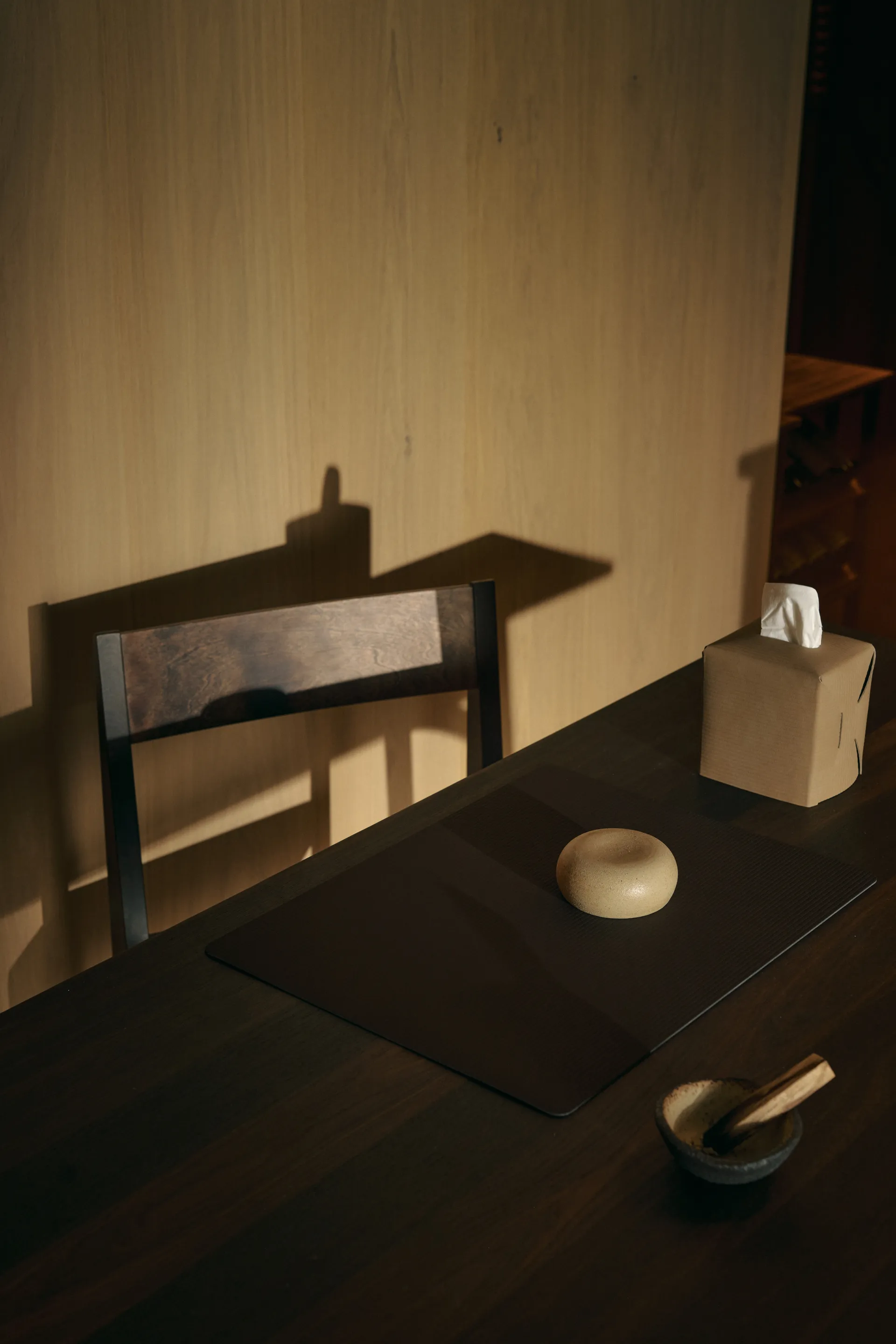 Corduroy pöytätabletti square L, Musta muste LIND DNA