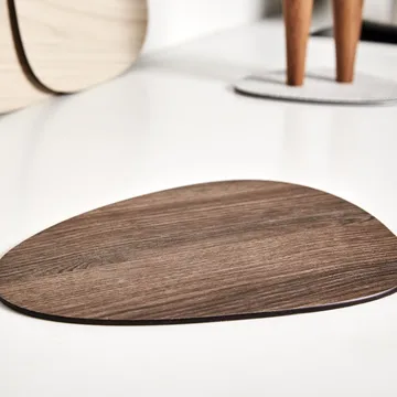 Cut & Serve curve leikkuulauta, S - Saksanpähkinä - LIND DNA