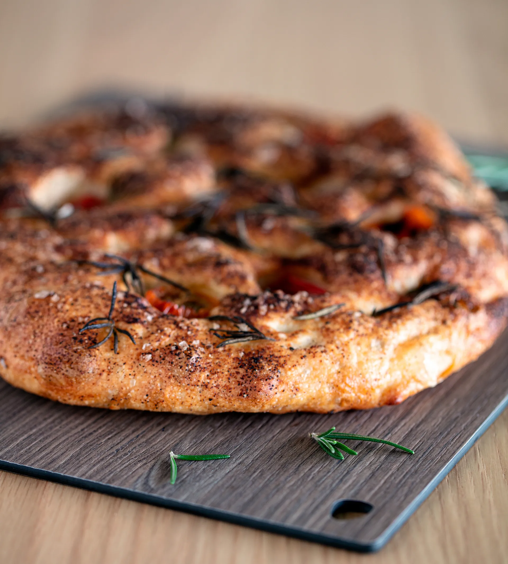 Cut & Serve square leikkuulauta, L, Saksanpähkinä LIND DNA