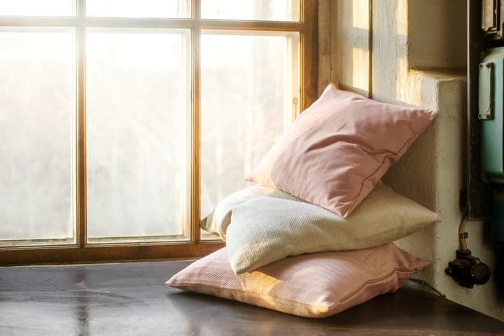 Annabell tyynynpäällinen 40x40 cm - Pölyinen vaaleanpunainen - Linum