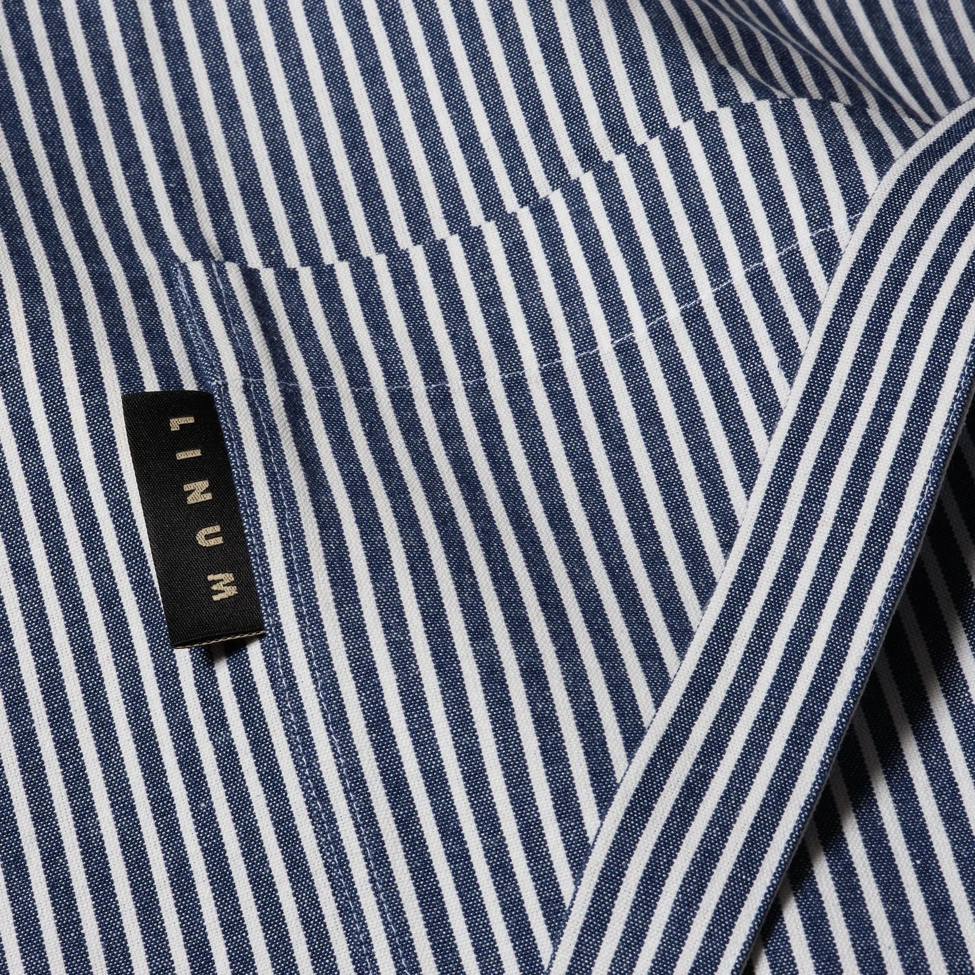 Emma essu, Indigonsininen Linum