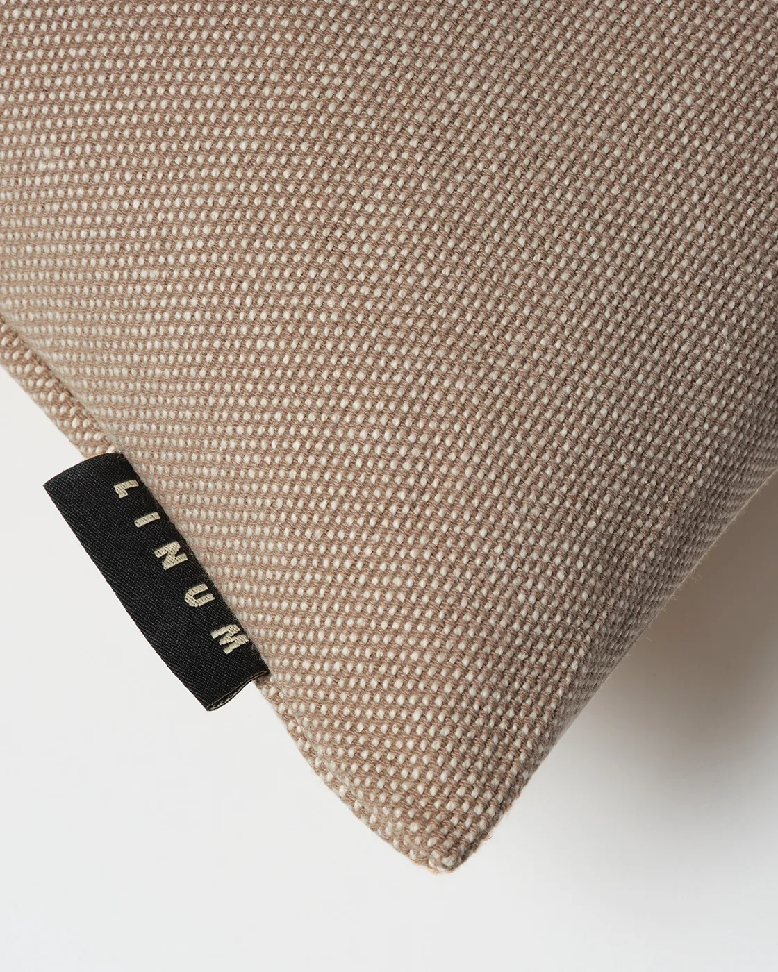 Pepper tyynynpäällinen 40x40 cm, Tumma myyränruskea Linum