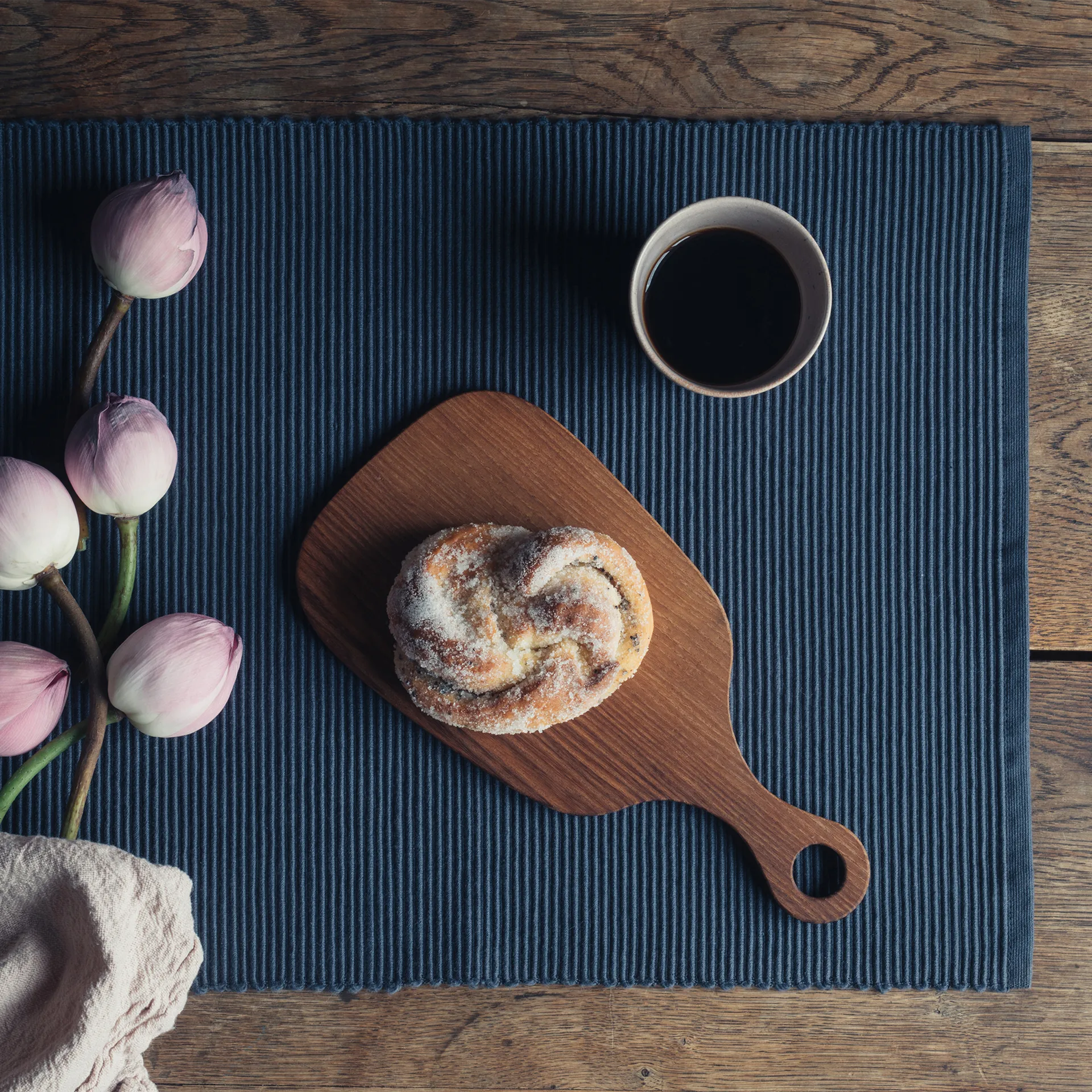 Uni pöytäliina 45x150 cm, Indigon sininen Linum