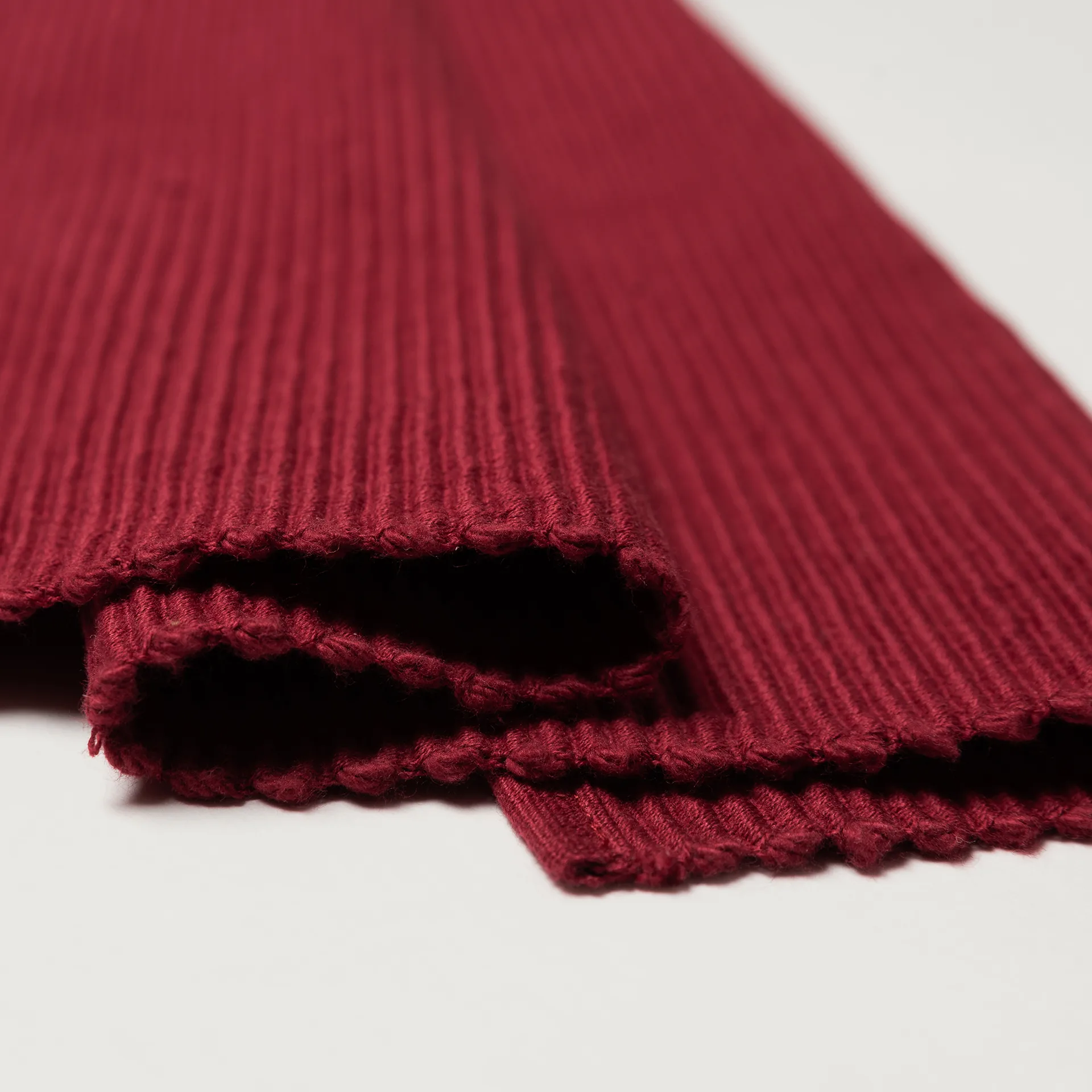 Uni pöytäliina 45x150 cm, Punainen Linum