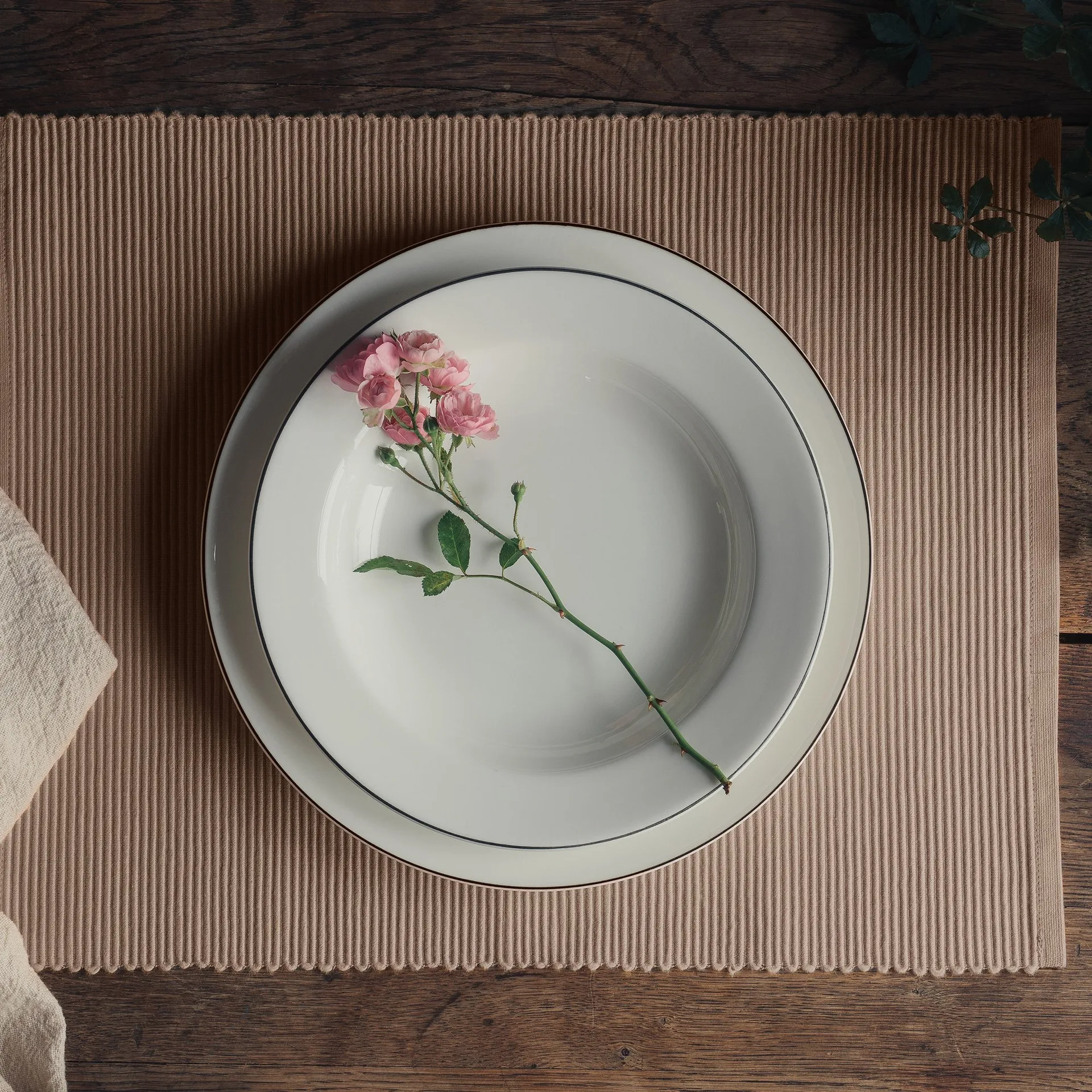 Uni pöytätabletti 35 x 46 cm 2-pakkaus, Myyränruskea Linum