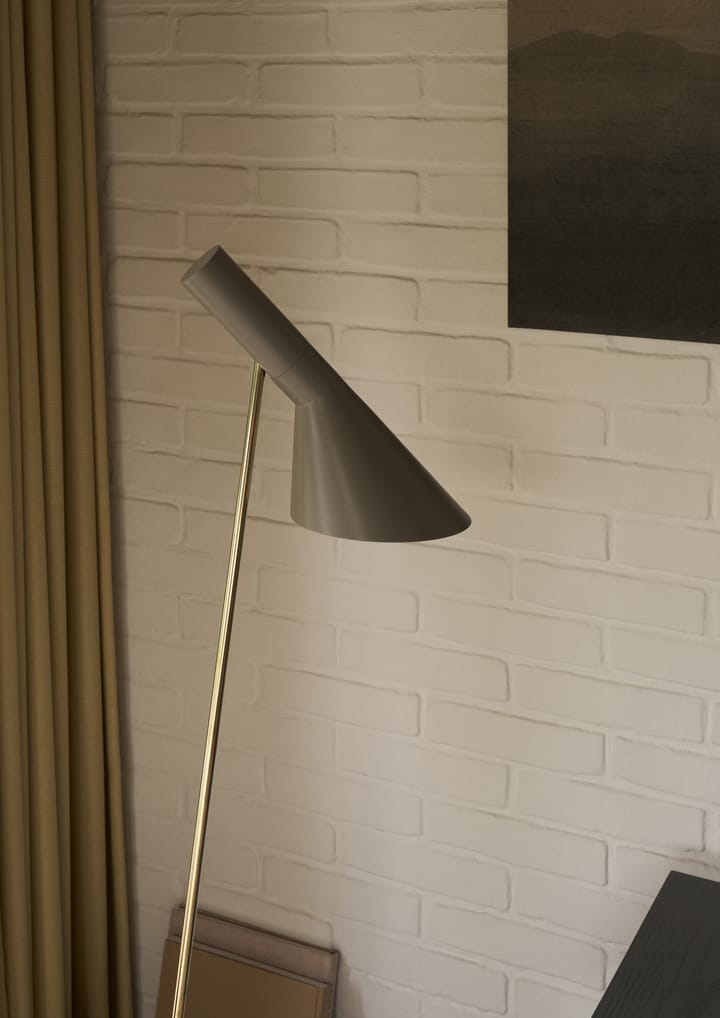 AJ-jalkalamppu, Brass-warm grey Louis Poulsen