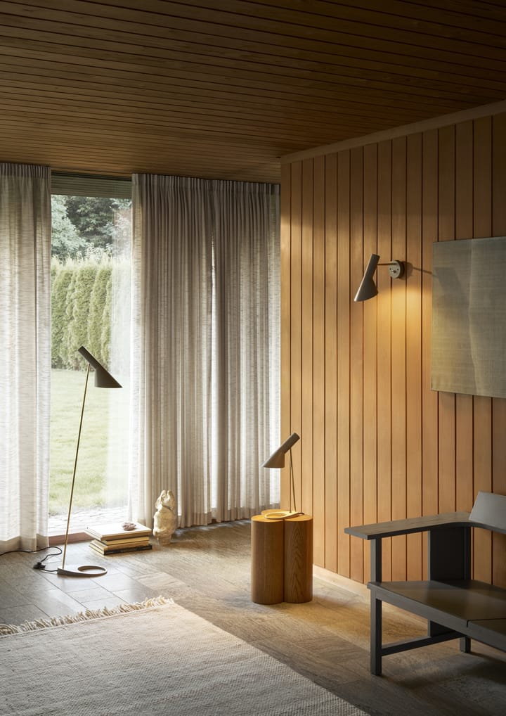 AJ-jalkalamppu, Brass-warm grey Louis Poulsen