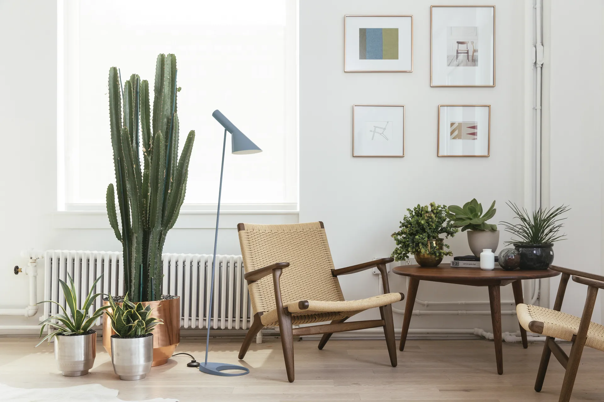 AJ-jalkalamppu, Dusty blue Louis Poulsen