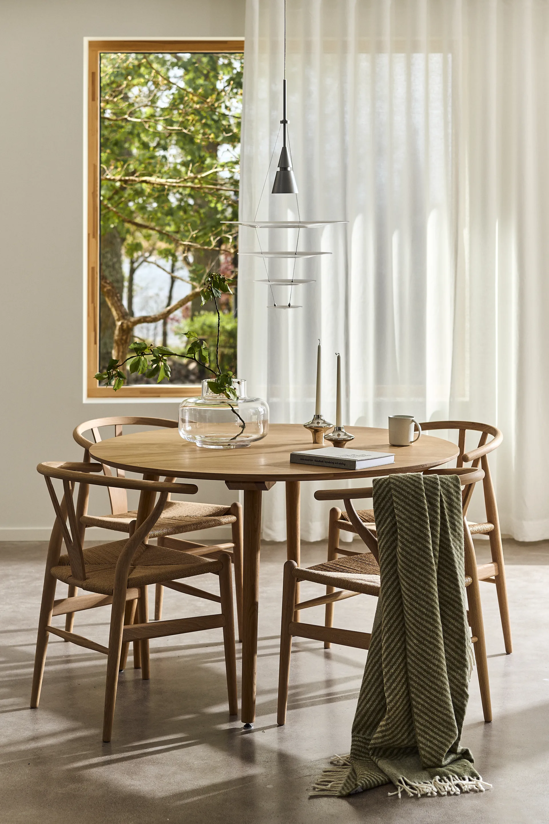 Enigma 425 -kattolamppu, Valkoinen Louis Poulsen