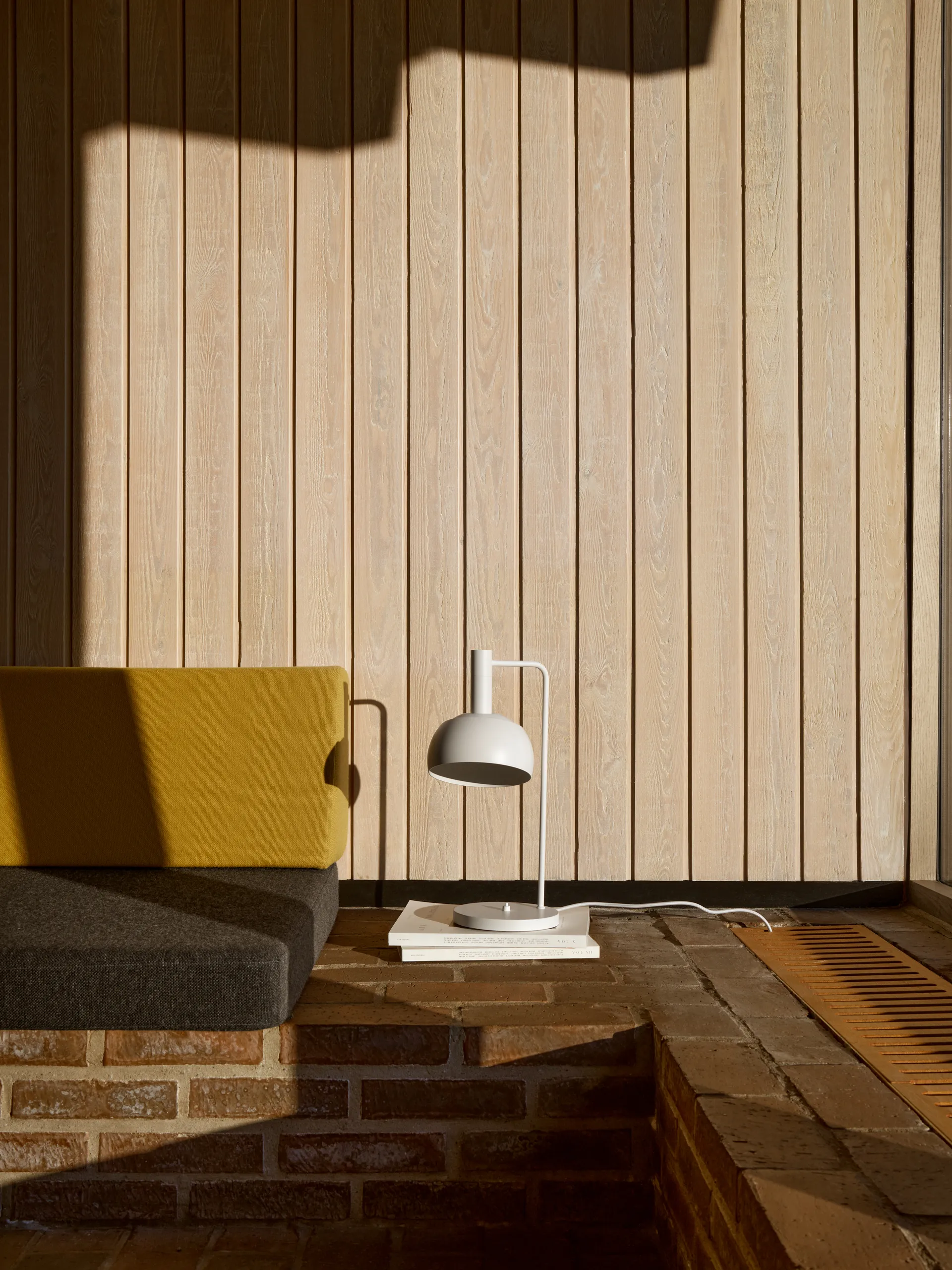 FJ Elements pöytälamppu Ø17,5 cm, White Louis Poulsen