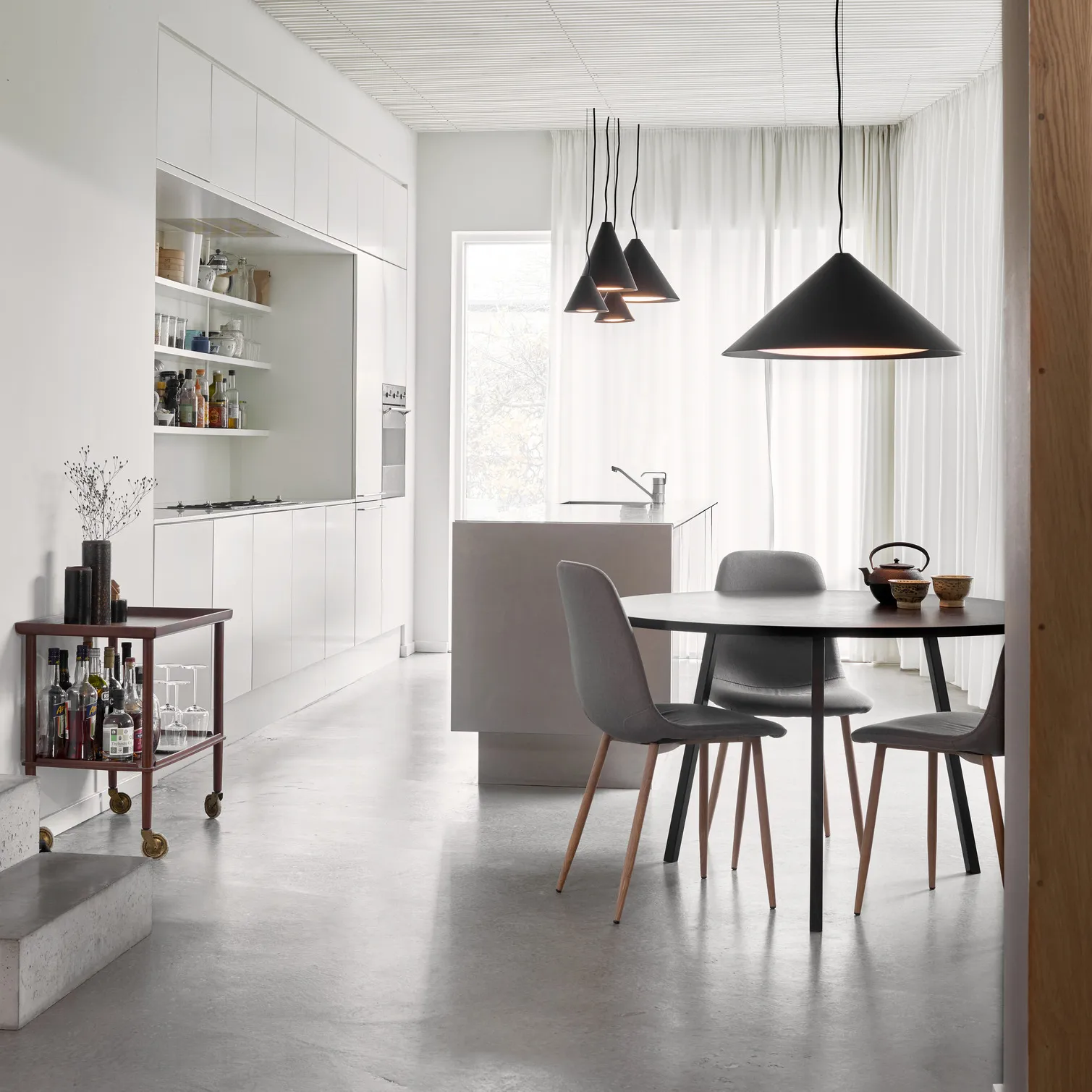 Keglen riippuvalaisin Ø 65 cm, Musta Louis Poulsen