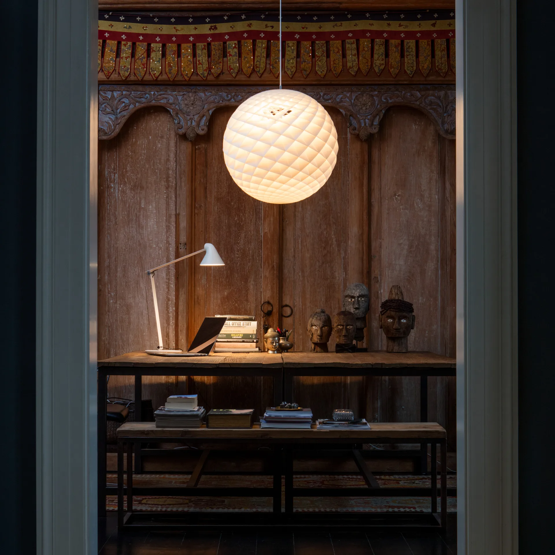 NJP-pöytälamppu, Valkoinen Louis Poulsen