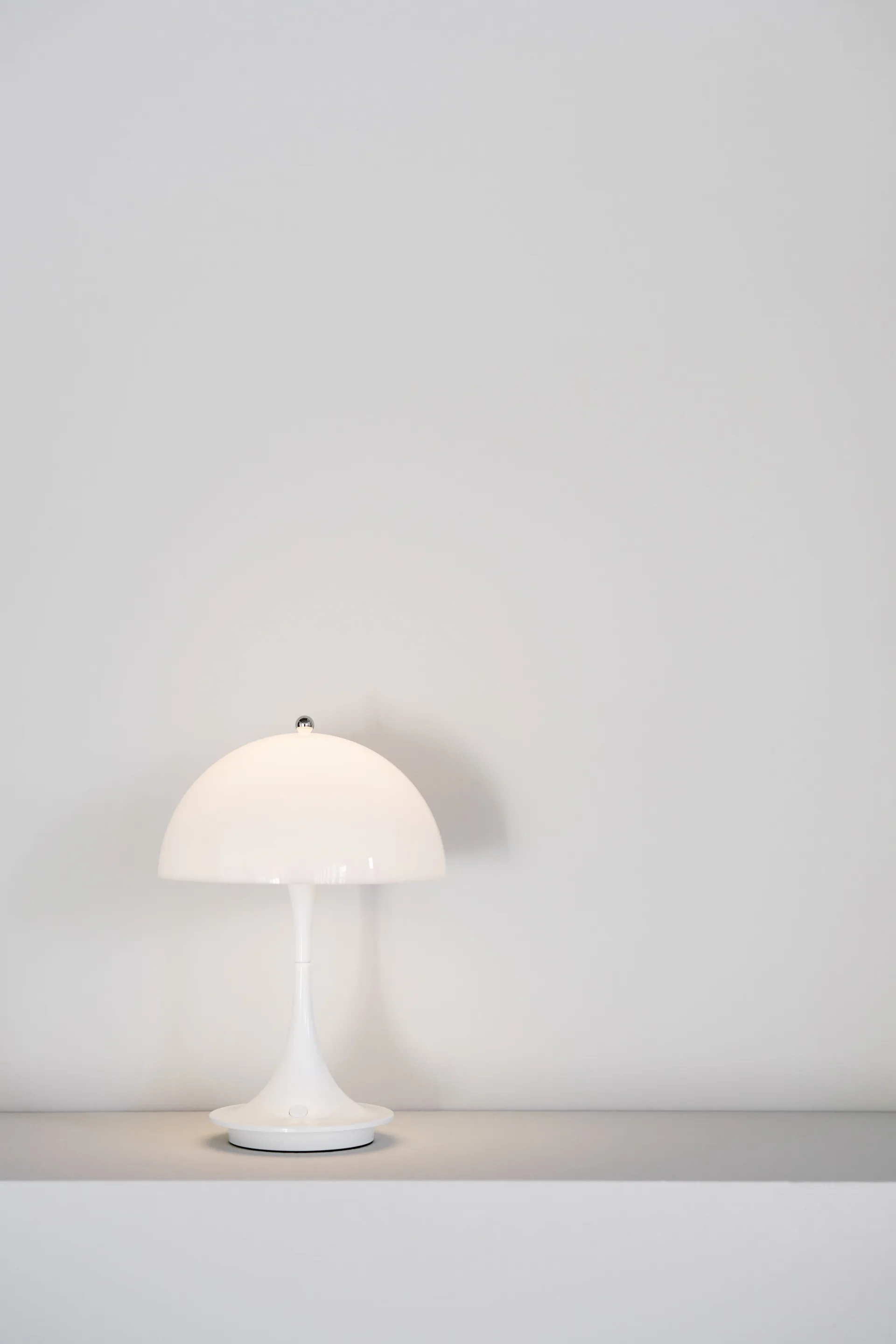 Panthella 160 Portable pöytävalaisin, Opaali Louis Poulsen