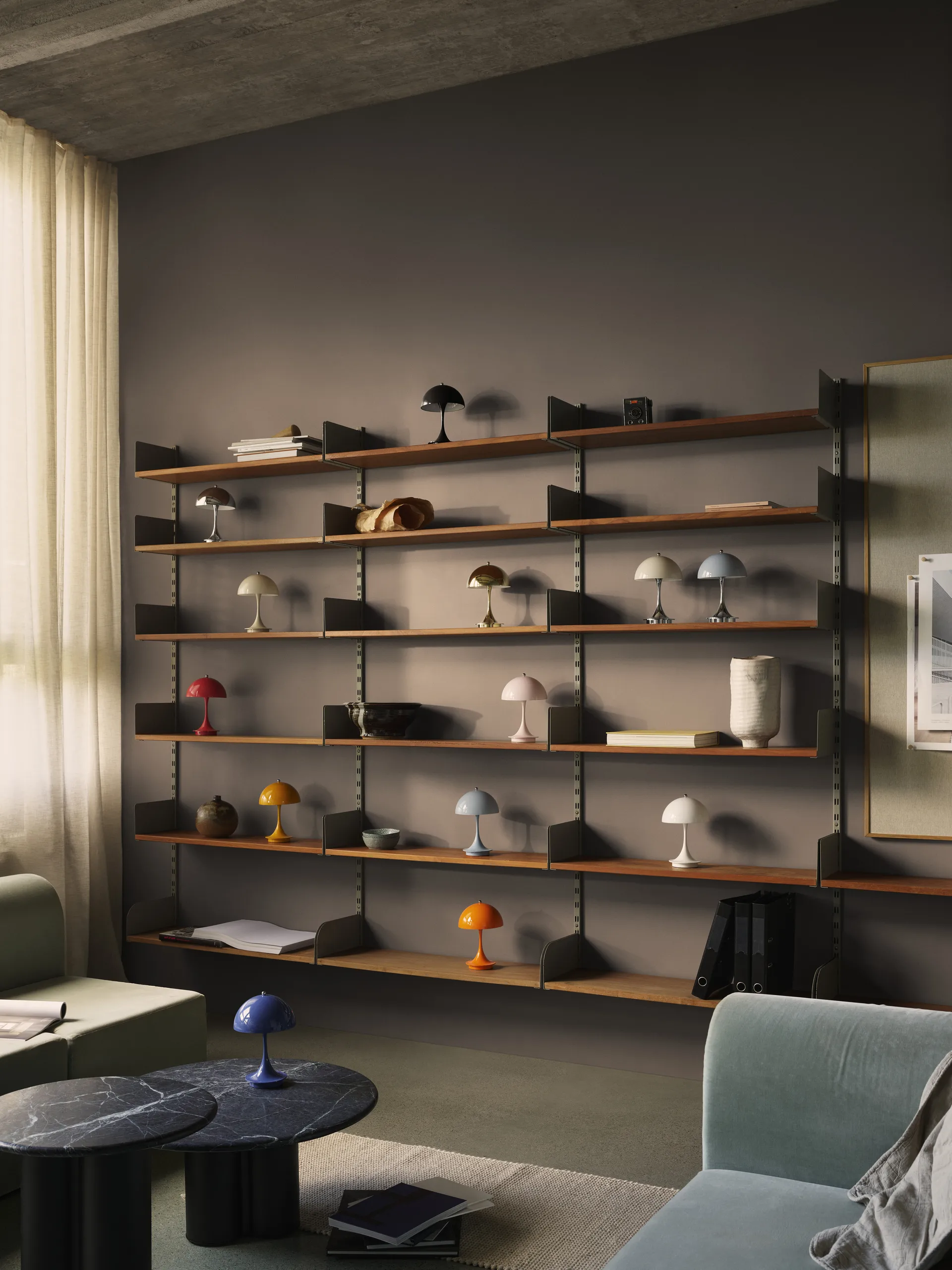 Panthella 160 Portable v3 pöytävalaisin, Chrome opal beige Louis Poulsen