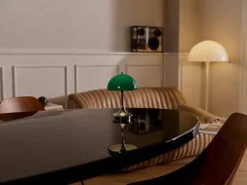 Panthella 160 Portable v3 pöytävalaisin - Original Opal Green - Louis Poulsen