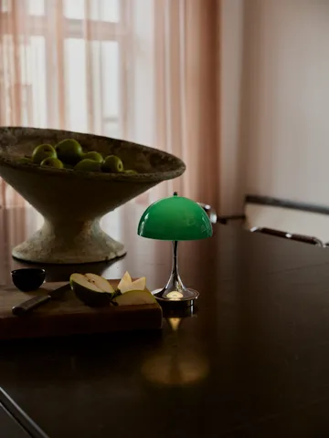 Panthella 160 Portable v3 pöytävalaisin - Original Opal Green - Louis Poulsen