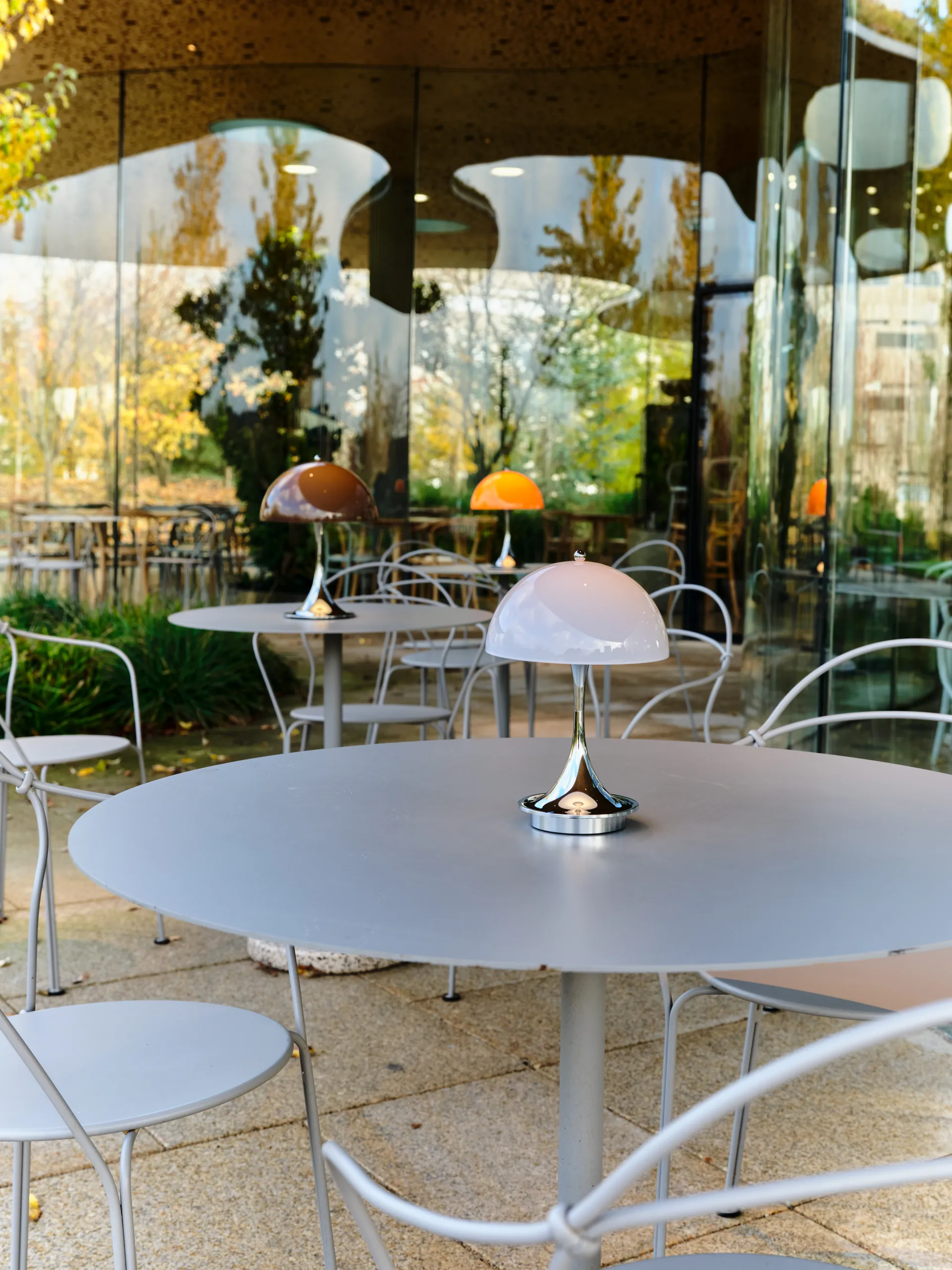 Panthella 250 kannettava pöytälamppu V3, Original Opal Brown Louis Poulsen