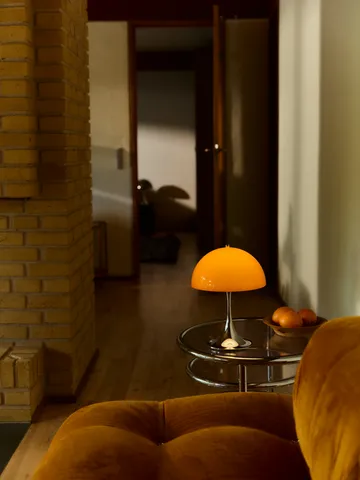 Panthella 250 kannettava pöytälamppu V3 - Original Opal Orange - Louis Poulsen