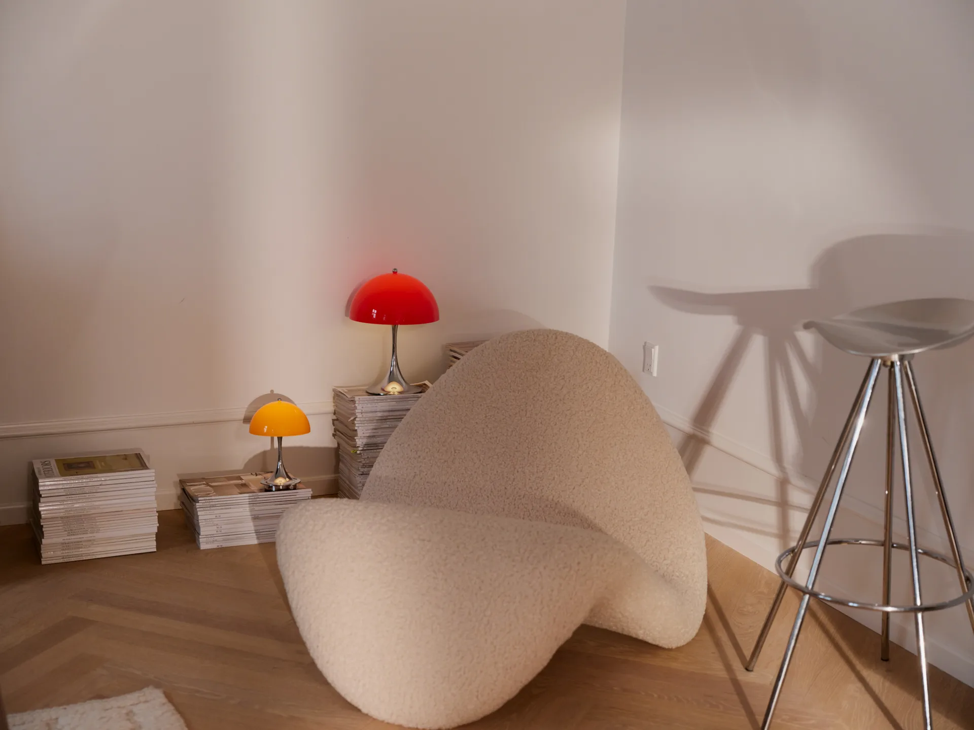 Panthella 250 kannettava pöytälamppu V3, Original Opal Red Louis Poulsen