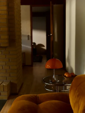 Panthella 250 kannettava pöytälamppu V3 - Original Opal Red - Louis Poulsen