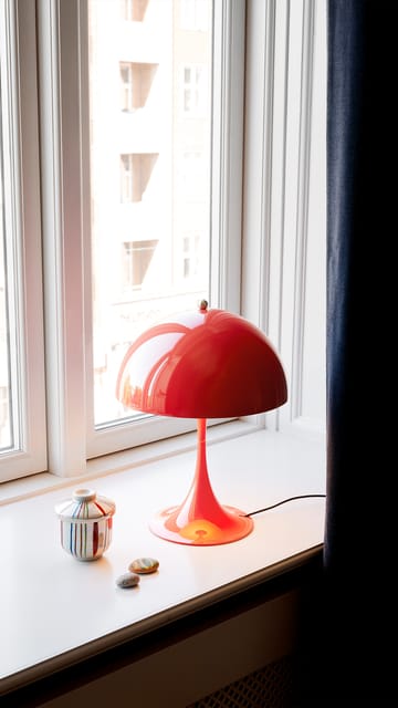 Panthella MINI -pöytälamppu - Koralli - Louis Poulsen