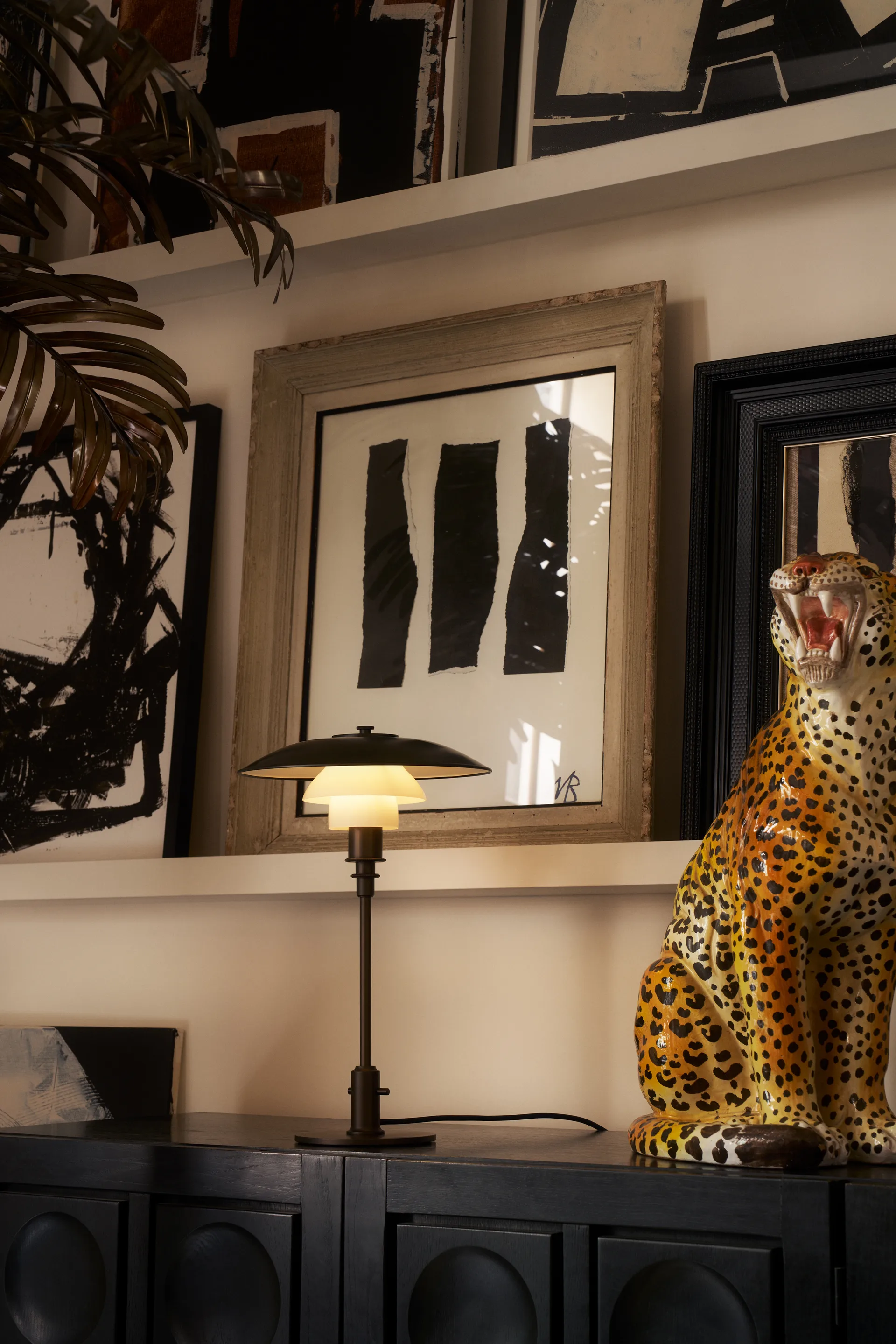 PH 3/2 Luna pöytälamppu, Aged brass-opaalilasi Louis Poulsen