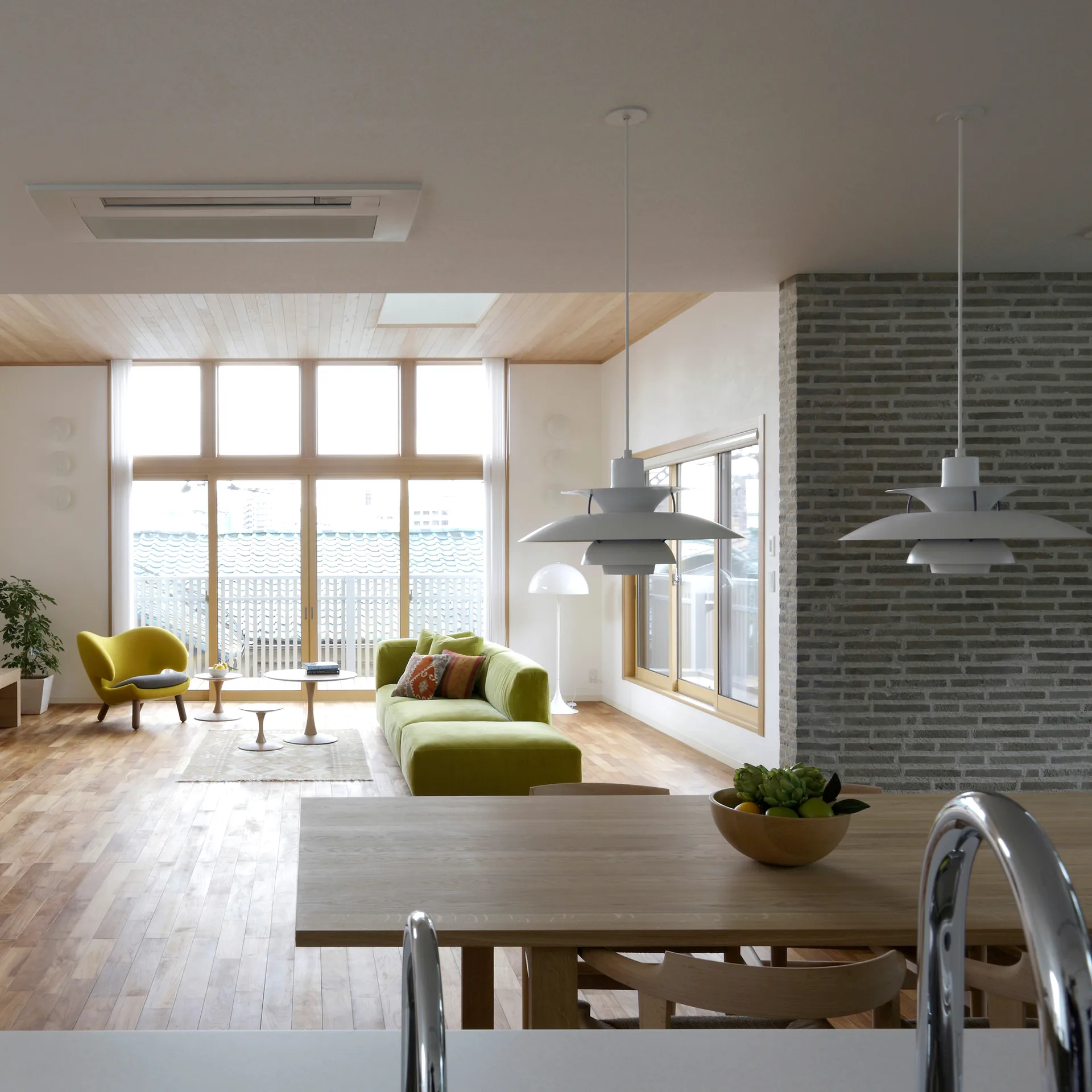 PH 5 -kattovalaisin, Klassinen valkoinen Louis Poulsen