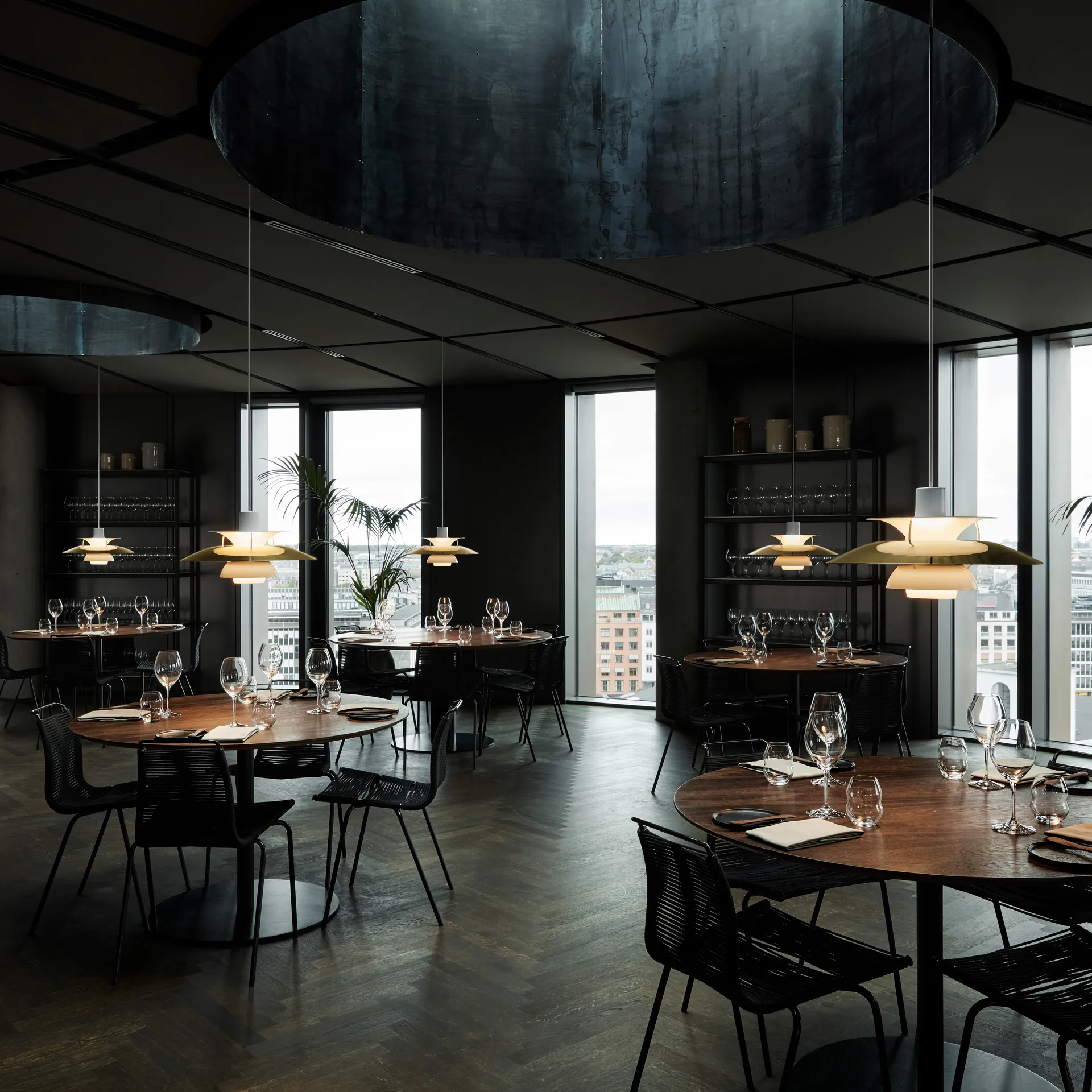 PH 5 -kattovalaisin, Messinki Louis Poulsen