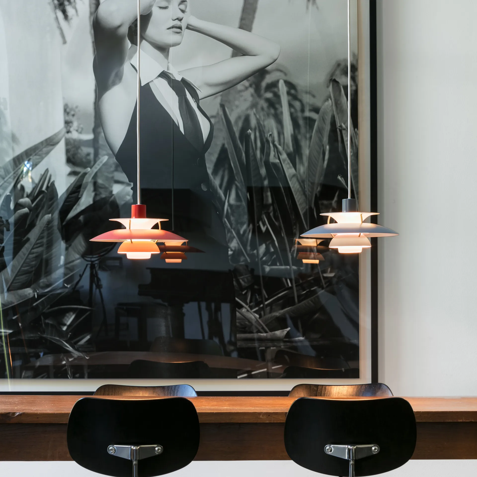 PH 5 -kattovalaisin, Punainen Louis Poulsen