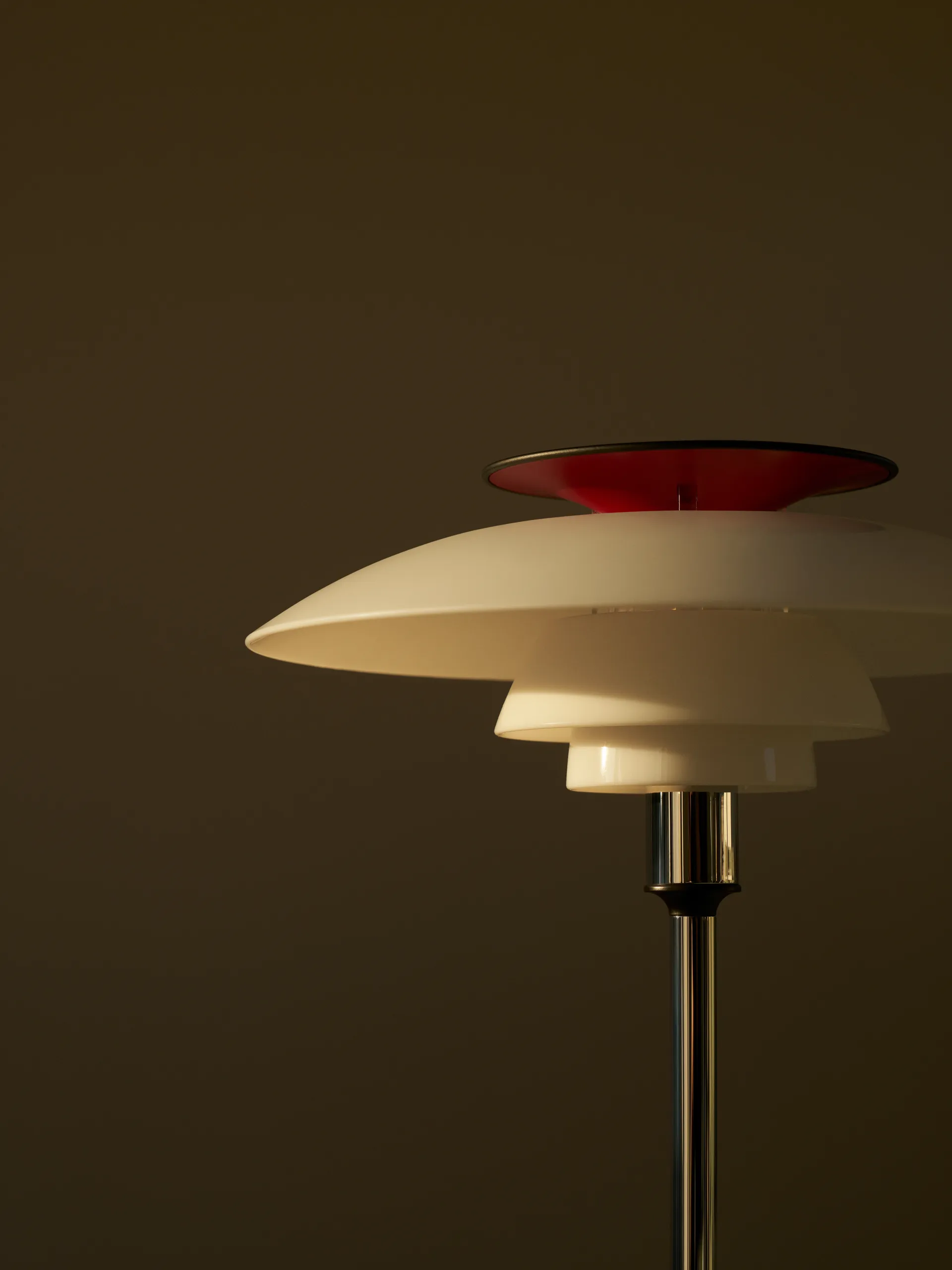 PH 80 kannettava pöytälamppu, Valkoinen opaali, kromattu Louis Poulsen