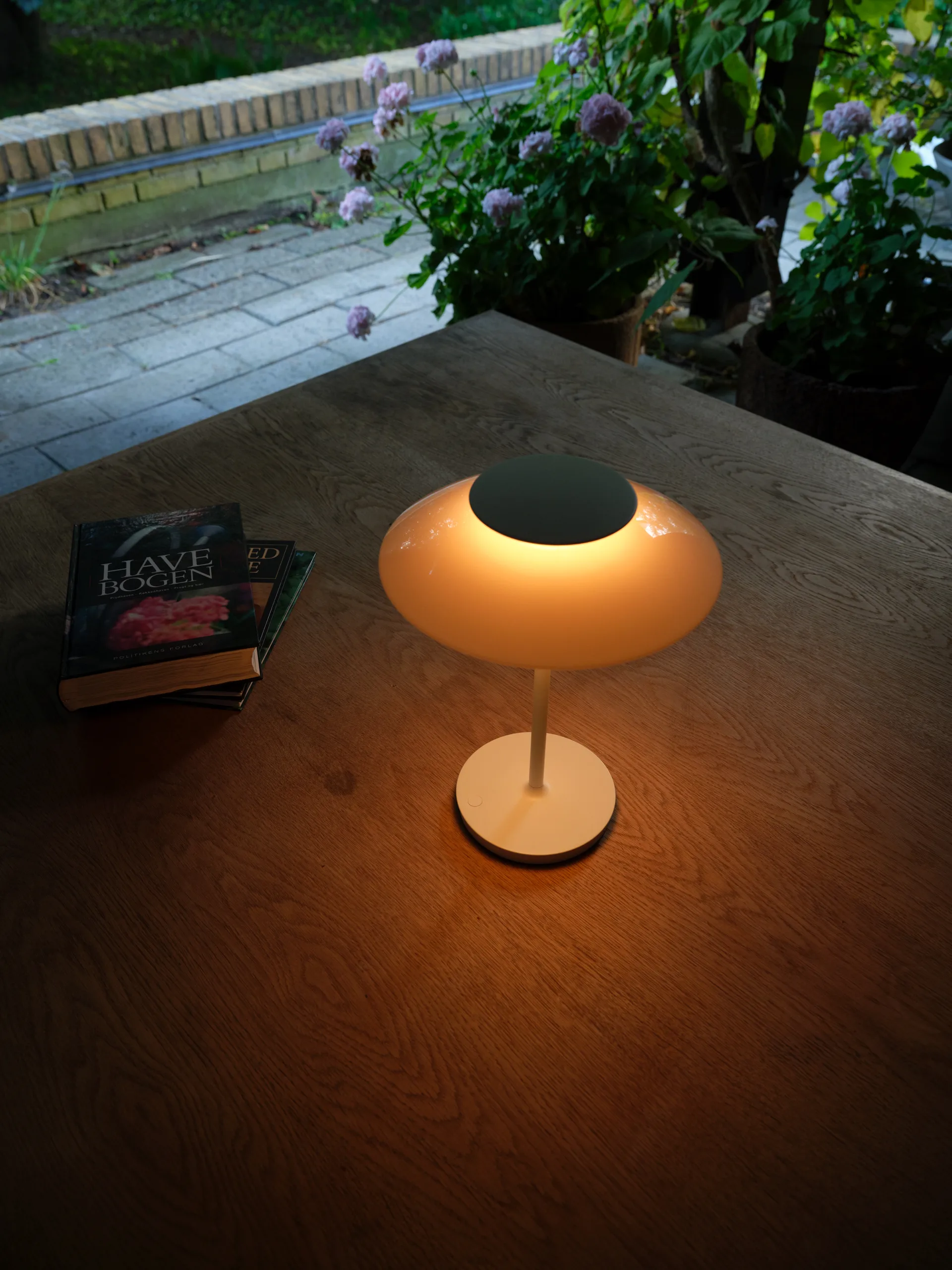 PH 80 kannettava pöytälamppu, Valkoinen opaali, valkoinen Louis Poulsen