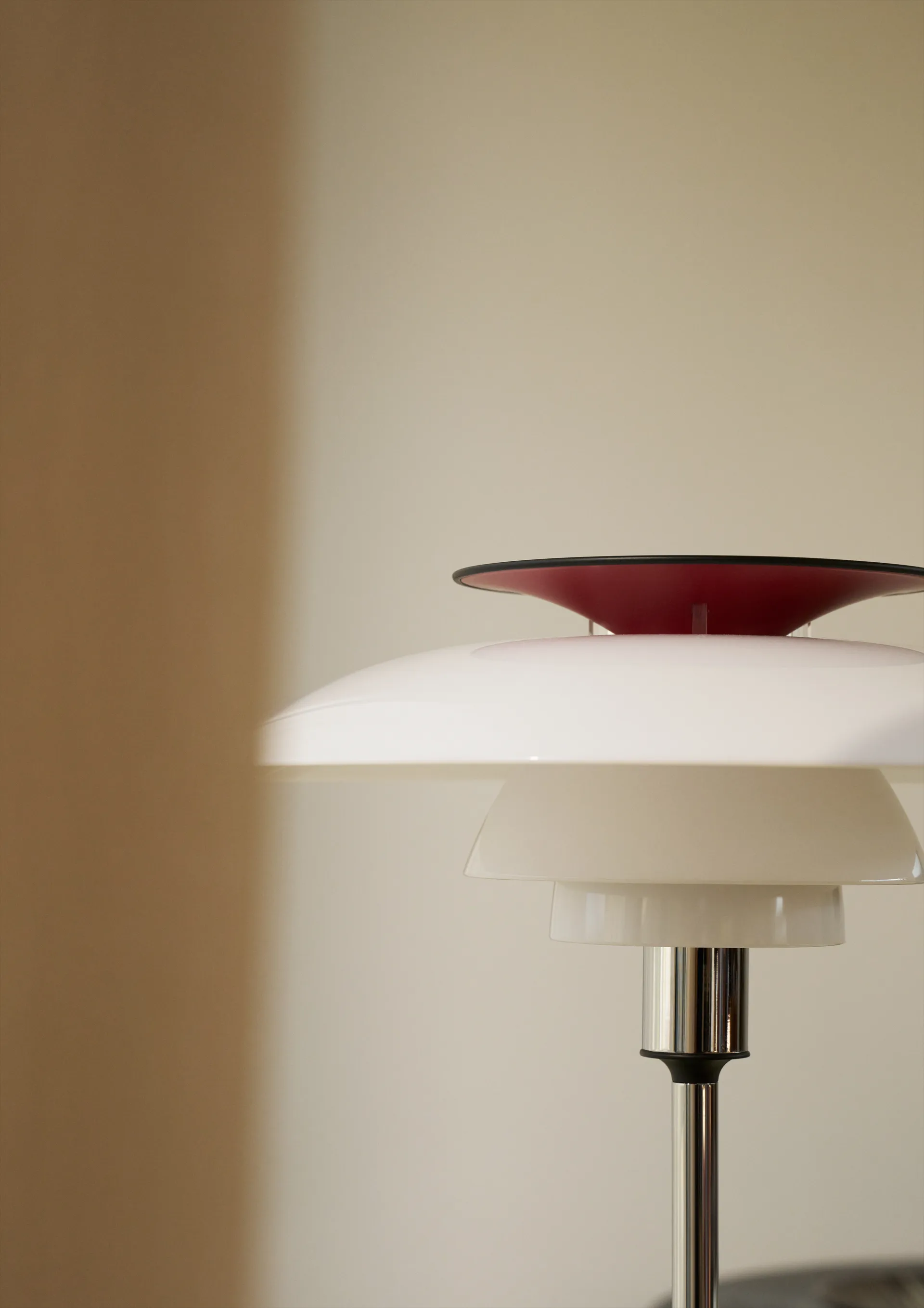 PH 80 pöytälamppu, Valkoinen opaali, kromattu Louis Poulsen