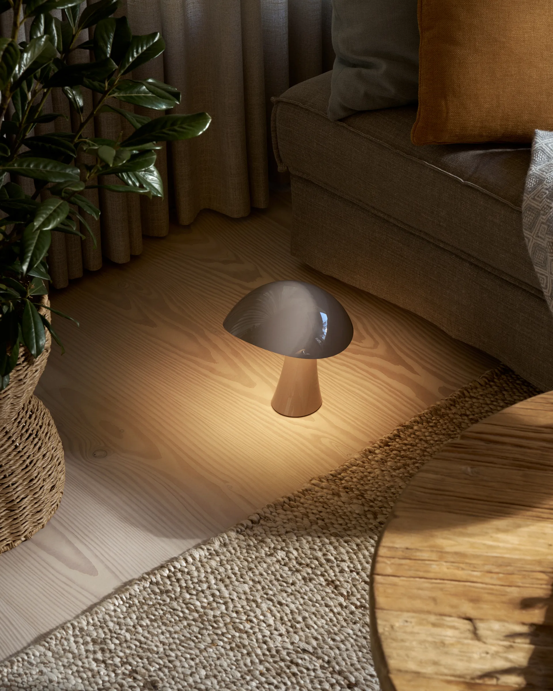 Rumee 220 kannettava pöytälamppu, Earth Grey Louis Poulsen