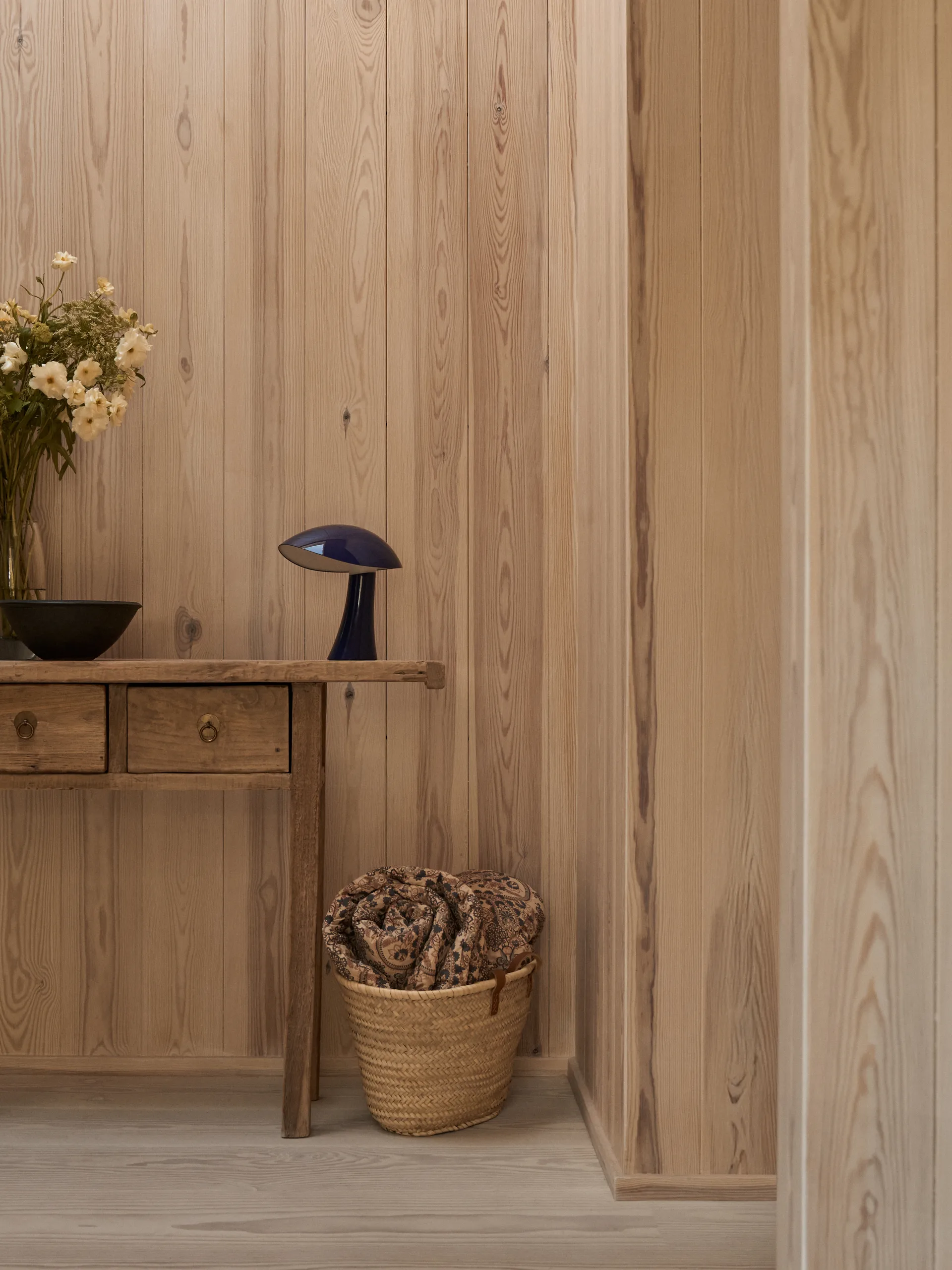 Rumee 220 kannettava pöytälamppu, Night Blue Louis Poulsen