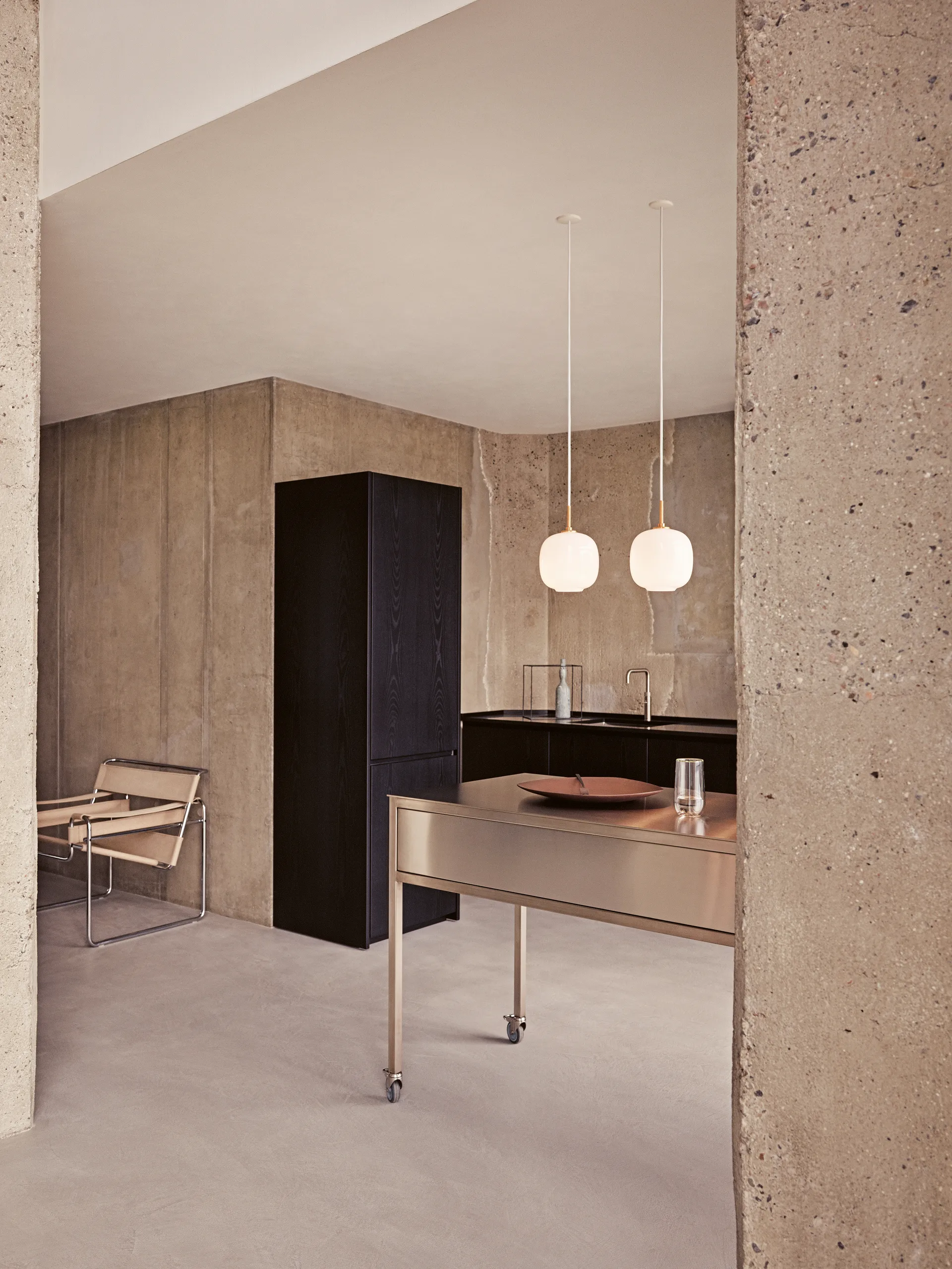 VL45 Radiohus kattovalaisin Ø17,5 cm, Brass-white opal glass Louis Poulsen