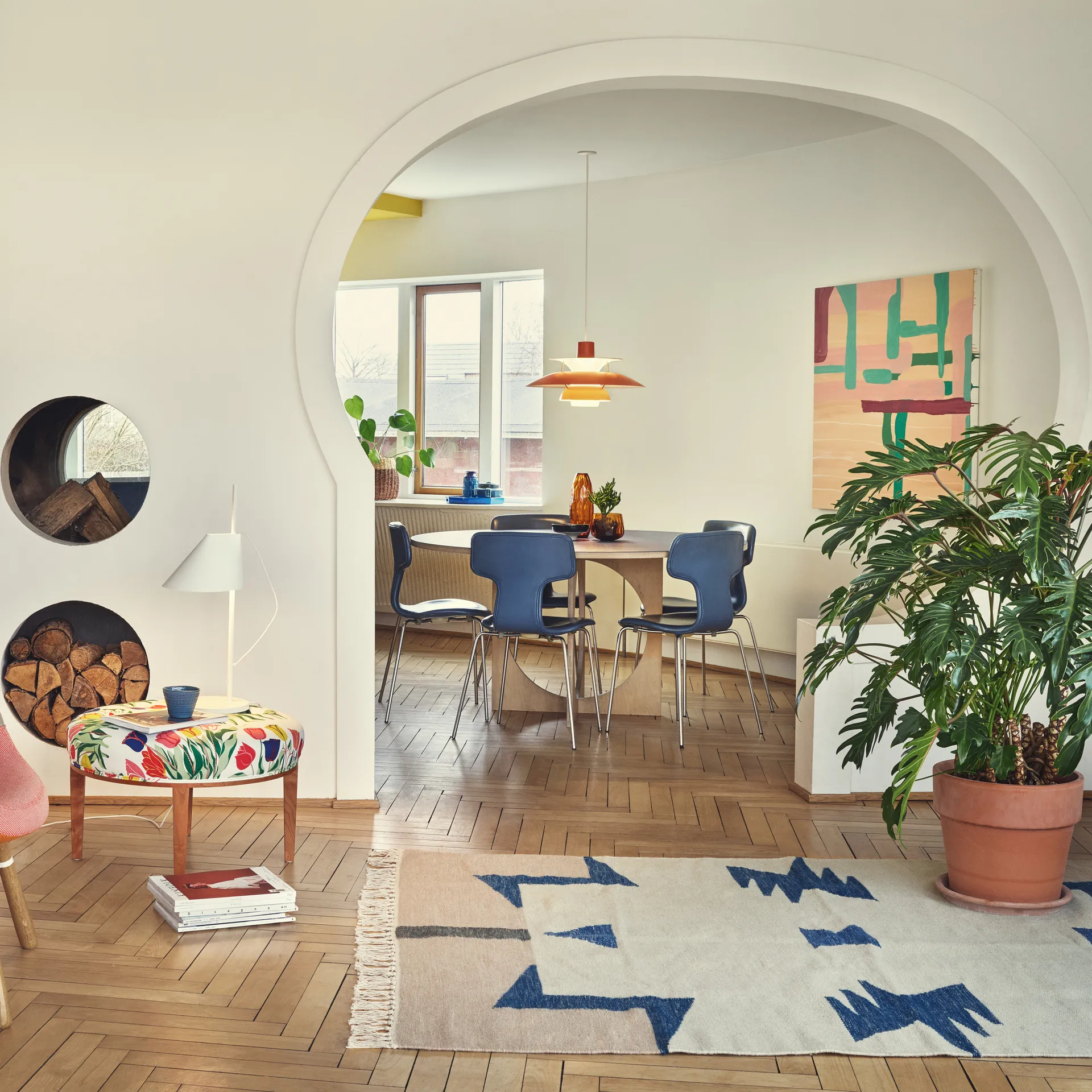 Yuh-pöytälamppu, Valkoinen Louis Poulsen