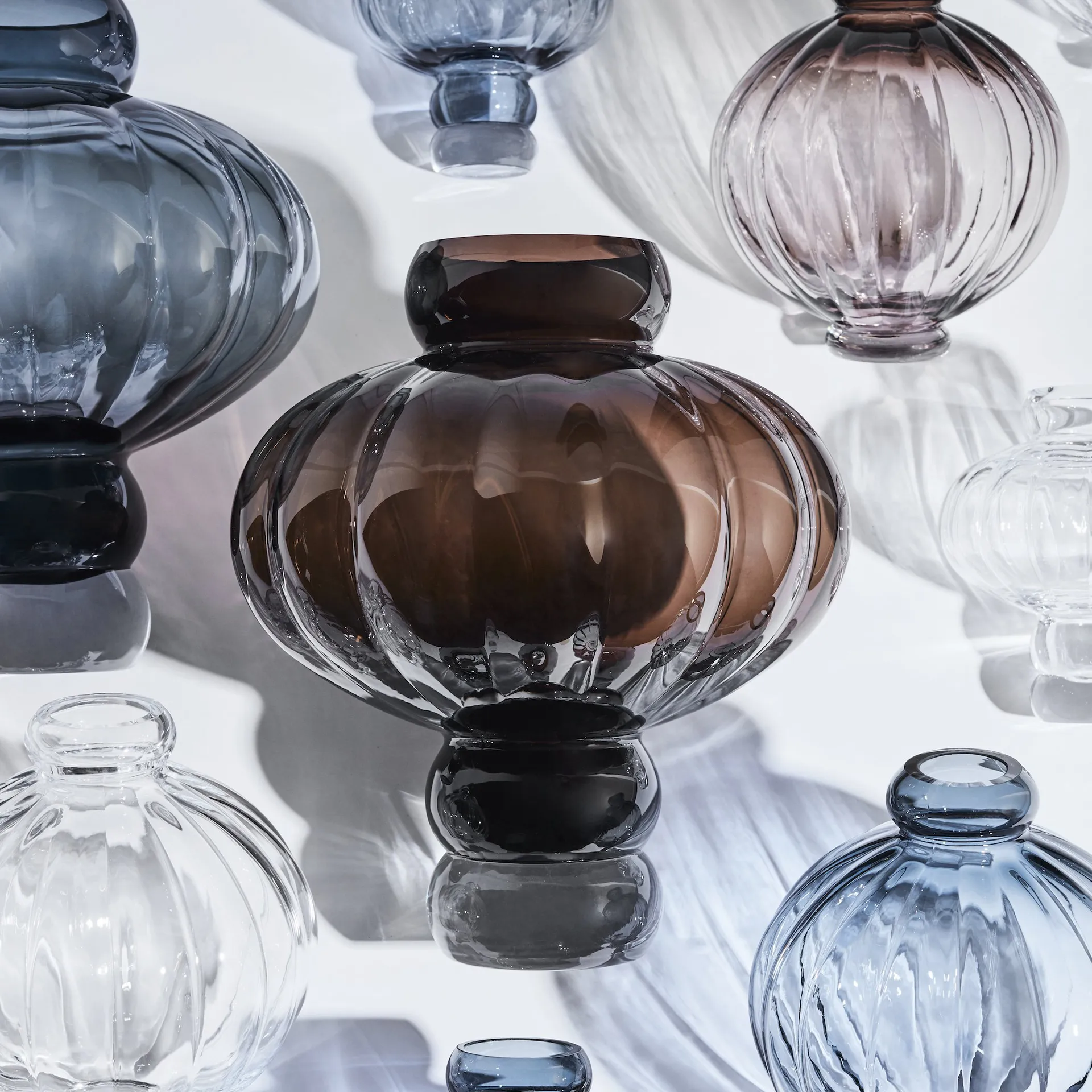 Balloon maljakko, 40 cm, Smoke Louise Roe